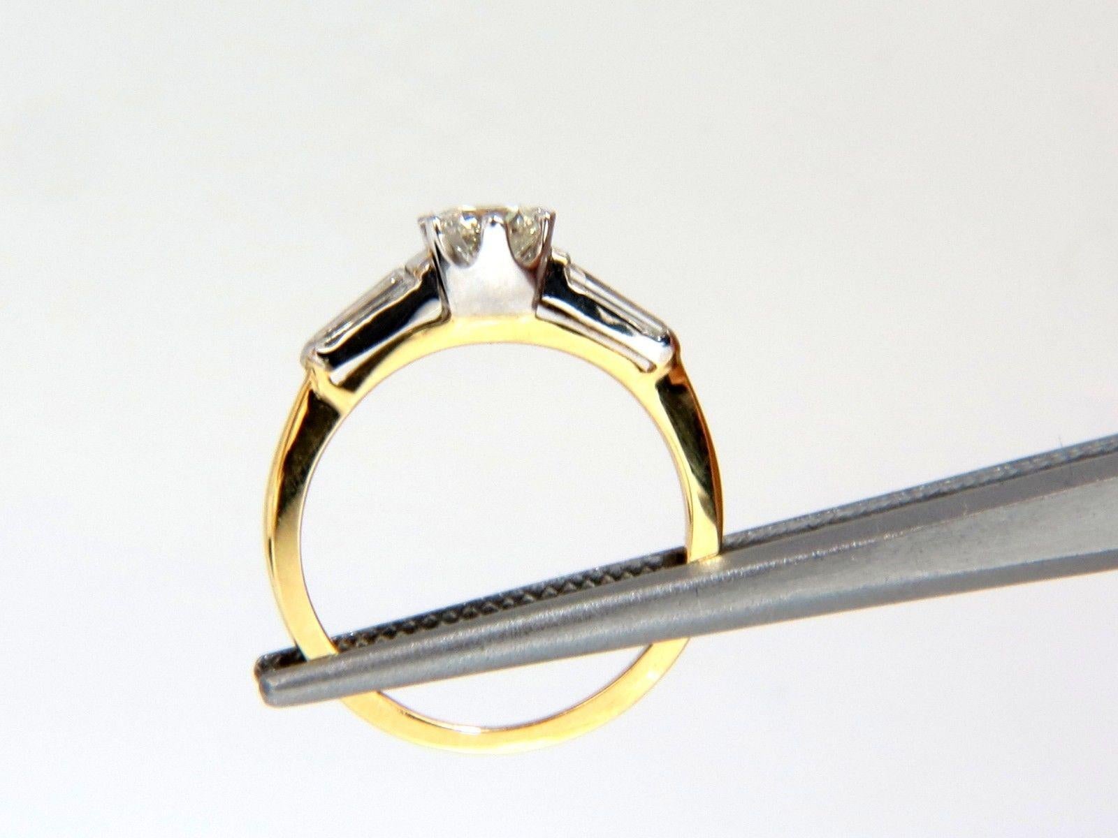 Women's or Men's GIA .81 Carat Round Cut Diamond Ring Baguettes 14 Karat H/SI-1 No Black Pepper For Sale