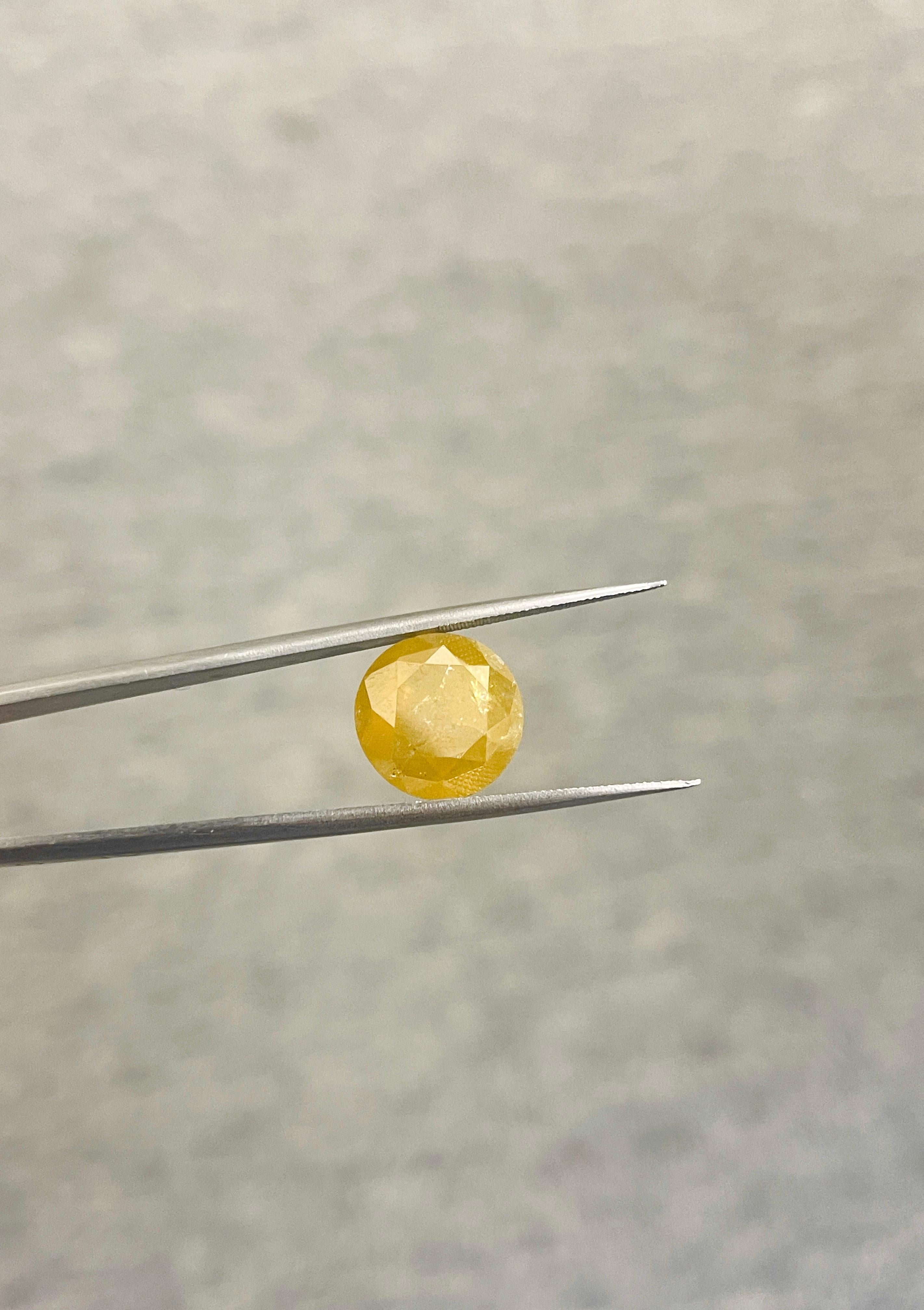 SAMPLE VENTE GIA 8,17 carats, diamant rond jaune naturel de fantaisie en vente 1