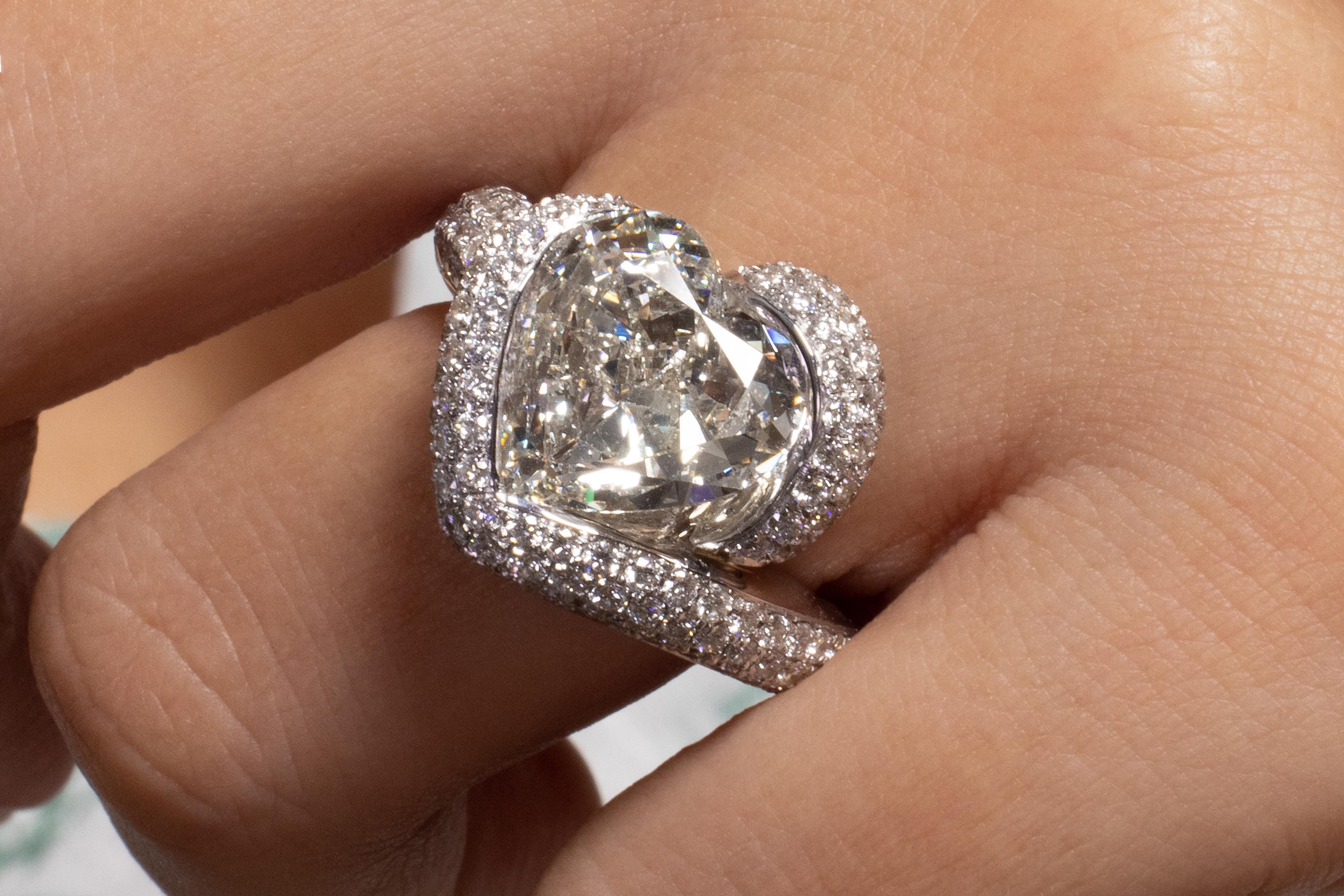 GIA 8.21ct Estate Heart Diamond 18k White Gold Engagement Anniversary Ring 10
