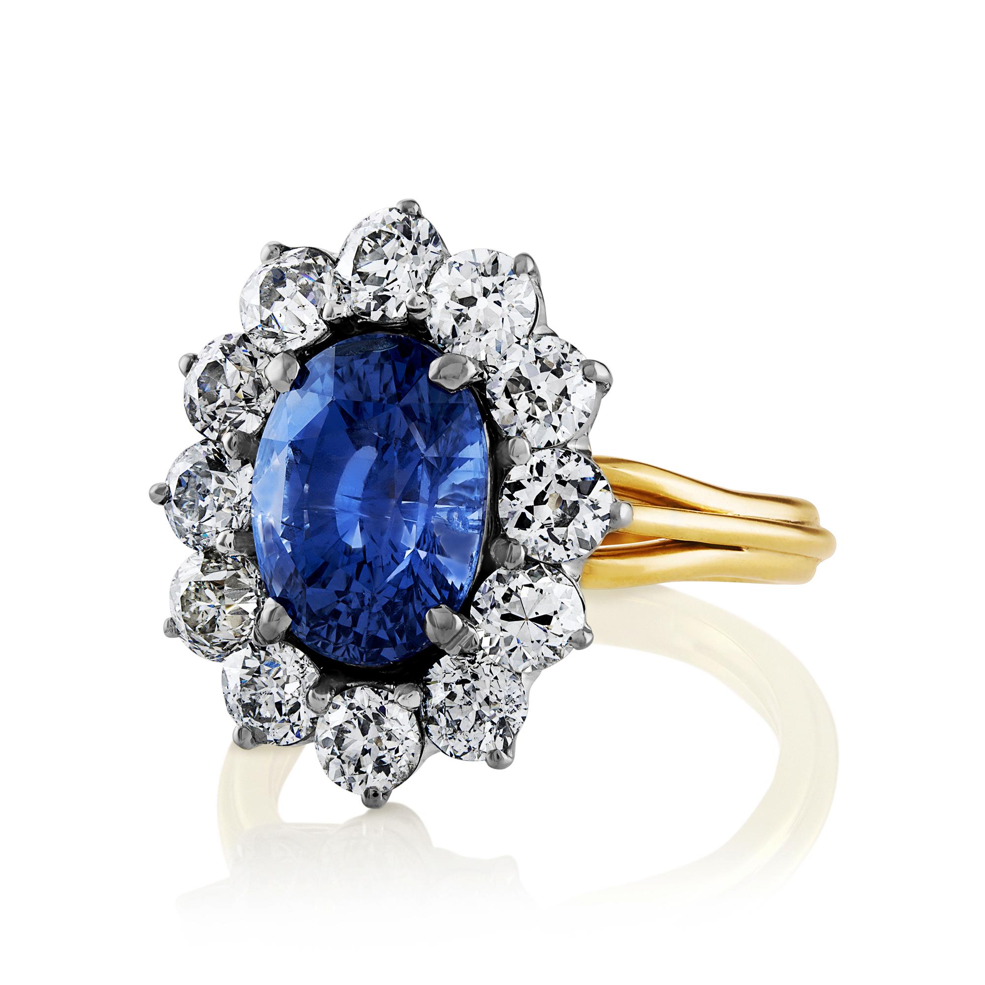 GIA Unheated 8.42ctw Ceylon Natural Cornflower Blue Sapphire Diamond Cluster Platinum 18K Vintage Ring

Make a sparkling statement with this one of the most recognized and iconic style, Mid-20th Century CEYLON SAPPHIRE and Diamond Ring. The Sapphire
