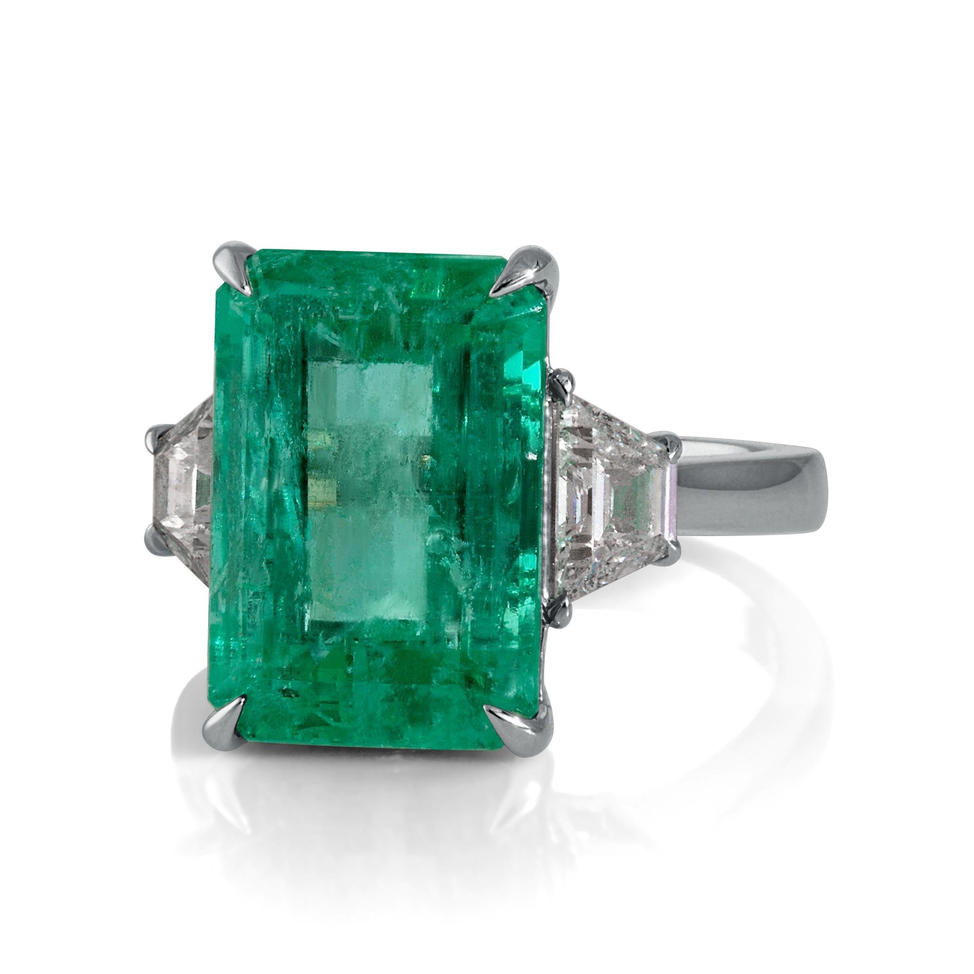 GIA 8.48ct Vintage Colombian Green Emerald Diamond Engagement Wedding Plat Ring In Good Condition In New York, NY