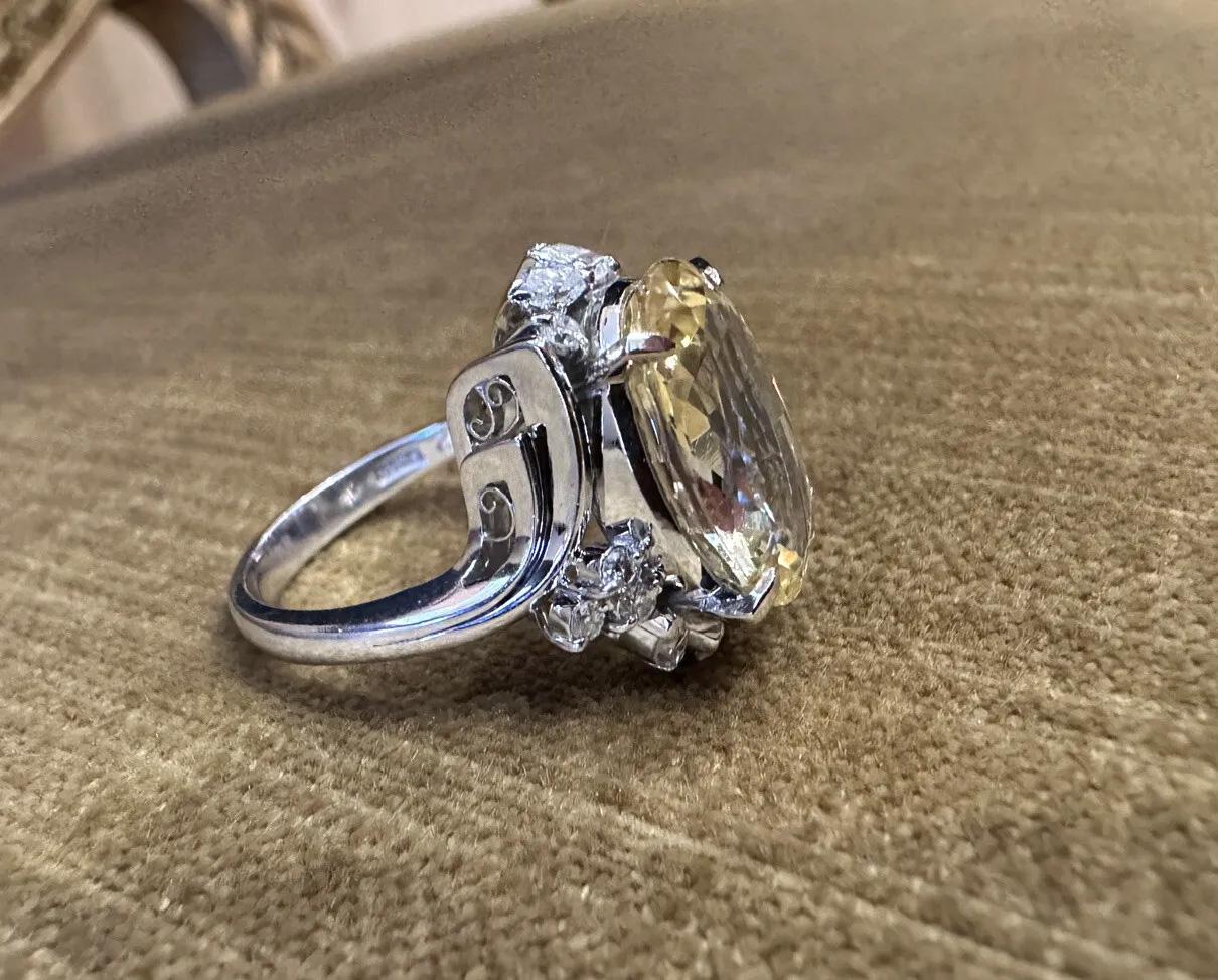 GIA 8.72 Carat Unheated Ceylon Yellow Sapphire & Diamond Ring in Platinum In Excellent Condition For Sale In La Jolla, CA