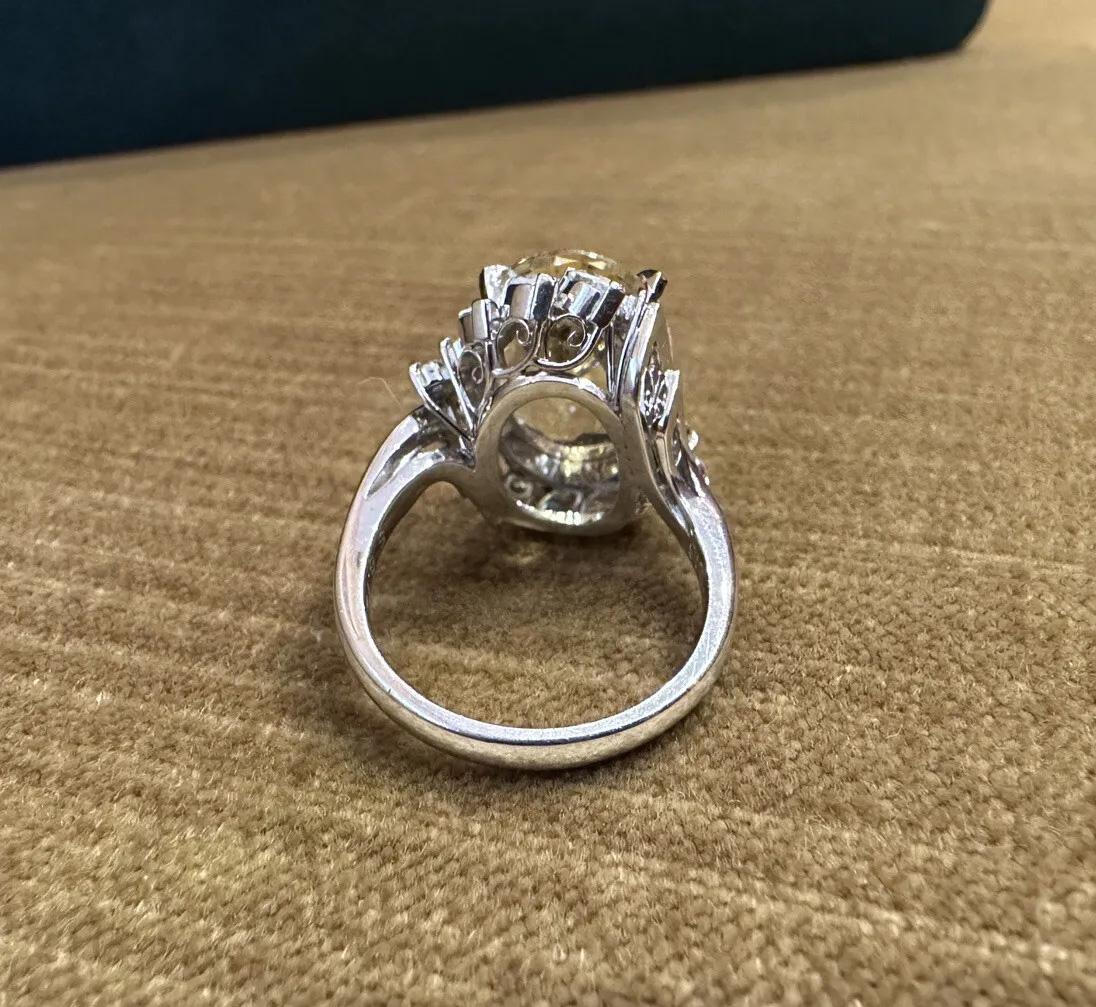 Women's GIA 8.72 Carat Unheated Ceylon Yellow Sapphire & Diamond Ring in Platinum For Sale