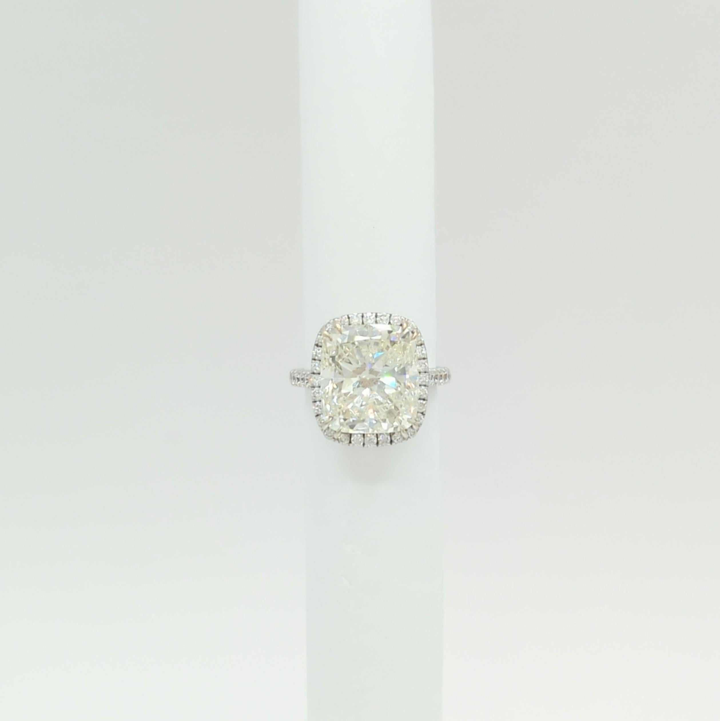 GIA 9,01 ct. K SI2 Solitär-Ring aus 18 Karat Weißgold mit weißem Diamanten im Kissenschliff 1