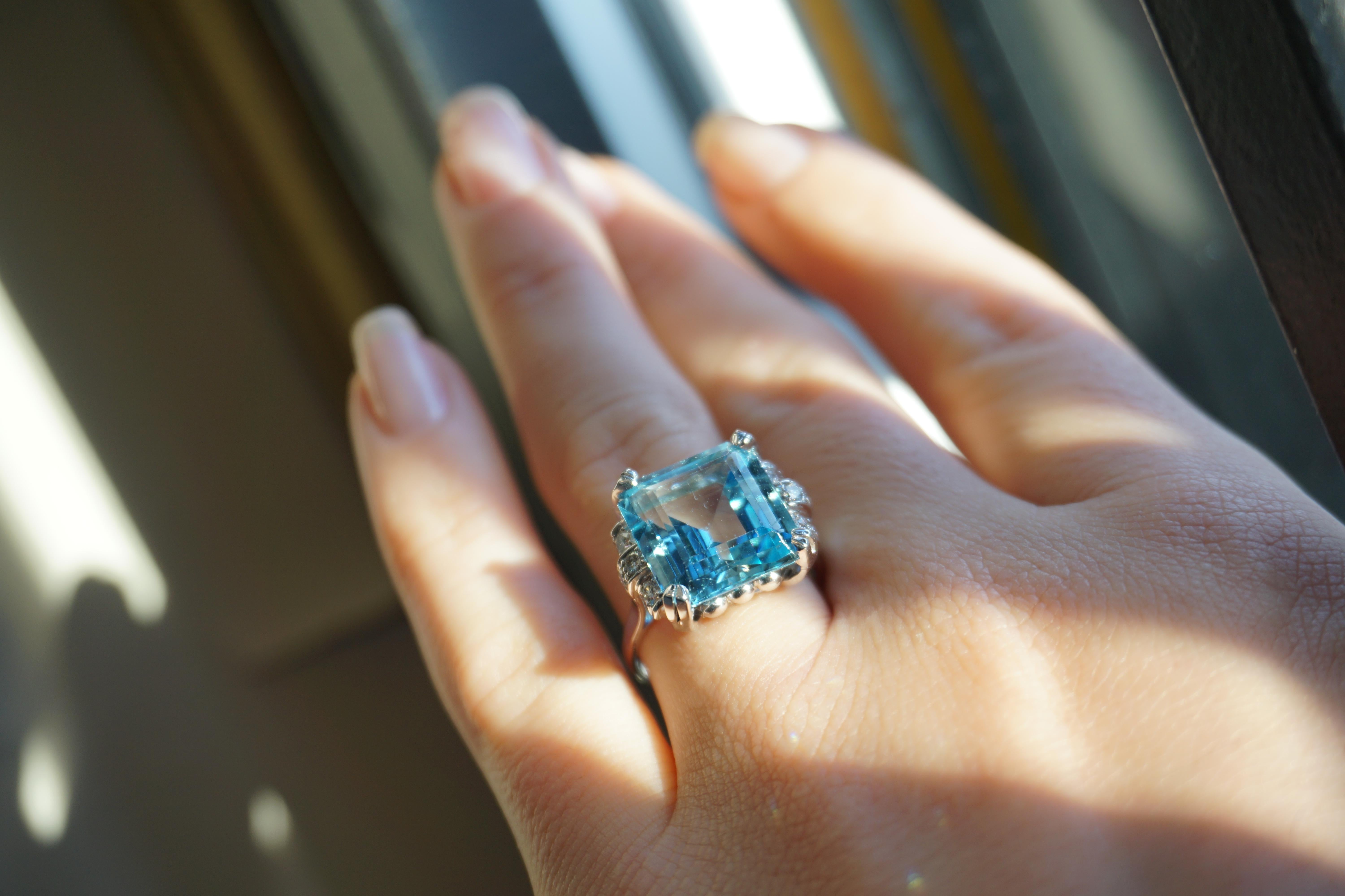 GIA 9.50 Carat Square Aquamarine Ring For Sale 1