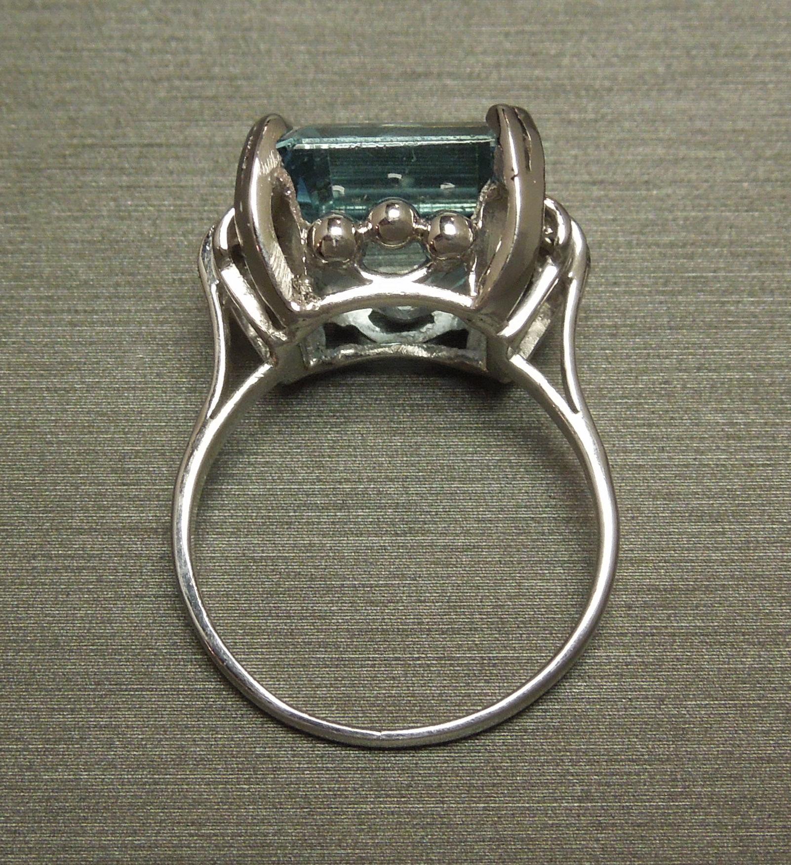 GIA 9.50 Carat Square Aquamarine Ring For Sale 9
