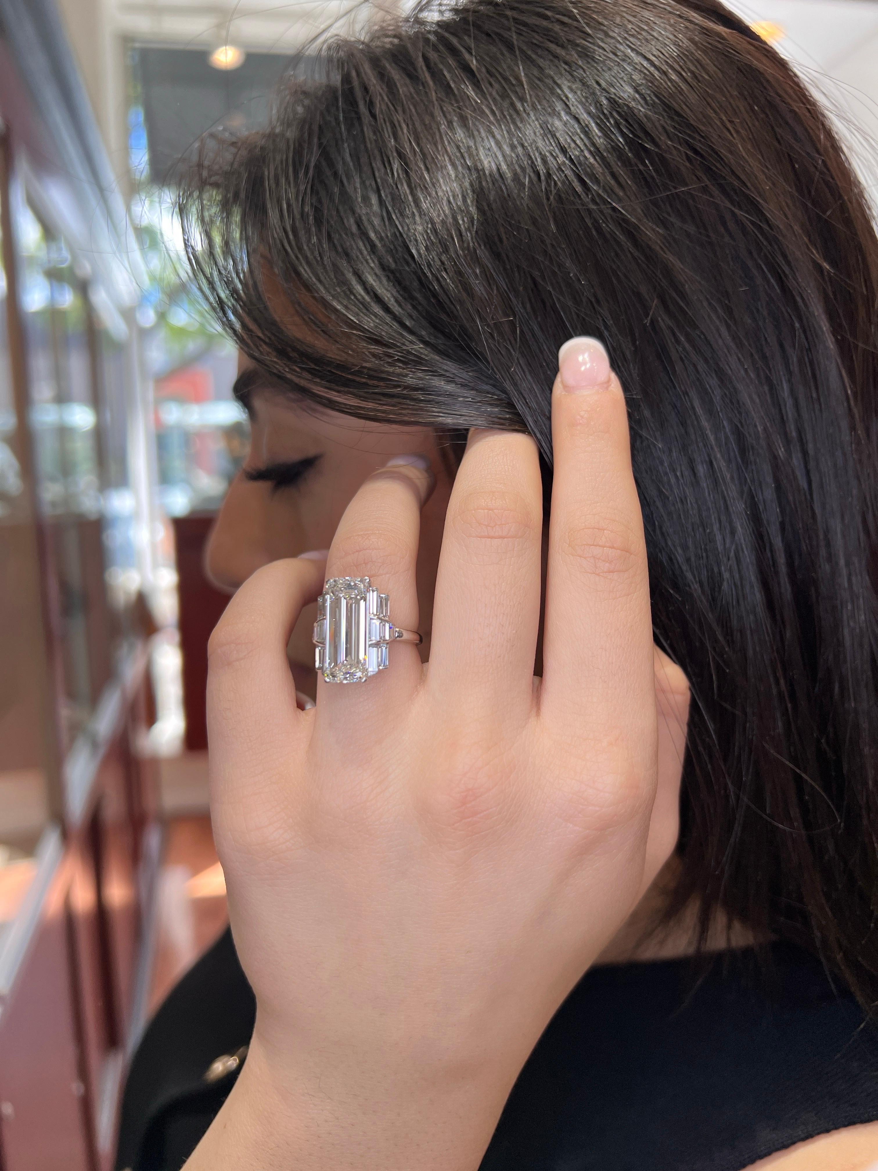 Elongated Emerald Cut GIA 9.63ct Antique Art Deco Ring Statement Piece in vendita 3