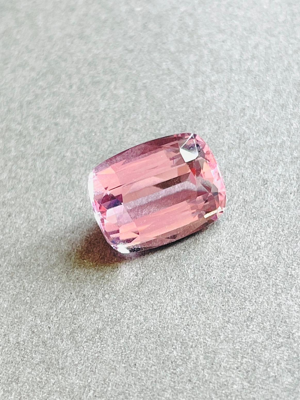GIA 9,65 carats rare topaze impériale rose de couleur naturelle du Brésil en vente 2