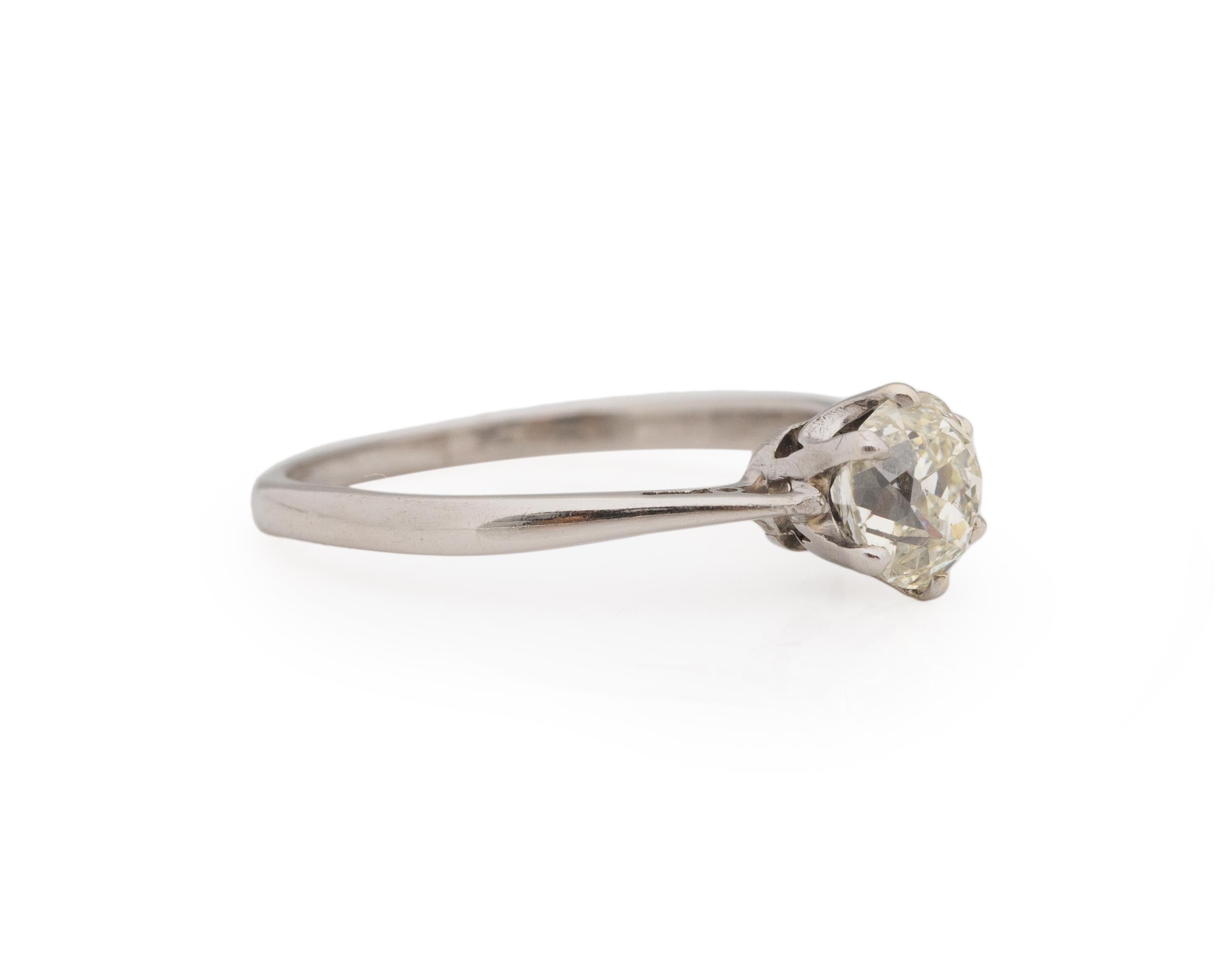 Tamaño del anillo: 6.5
Tipo de metal: Platino [Hallmarked, and Tested]
Peso: 3 .0 gramos

Detalles del diamante:
INFORME GIA#2427417046
Peso: .97ct, peso total
Talla: Viejo brillante europeo
Color: N
Claridad: SI2

Medida del dedo a la parte