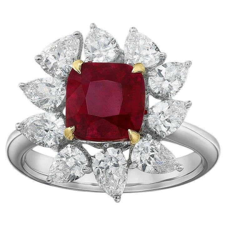 Anello con cluster di diamanti e rubini certificato GIA e AGL senza calore in oro 18 carati in vendita
