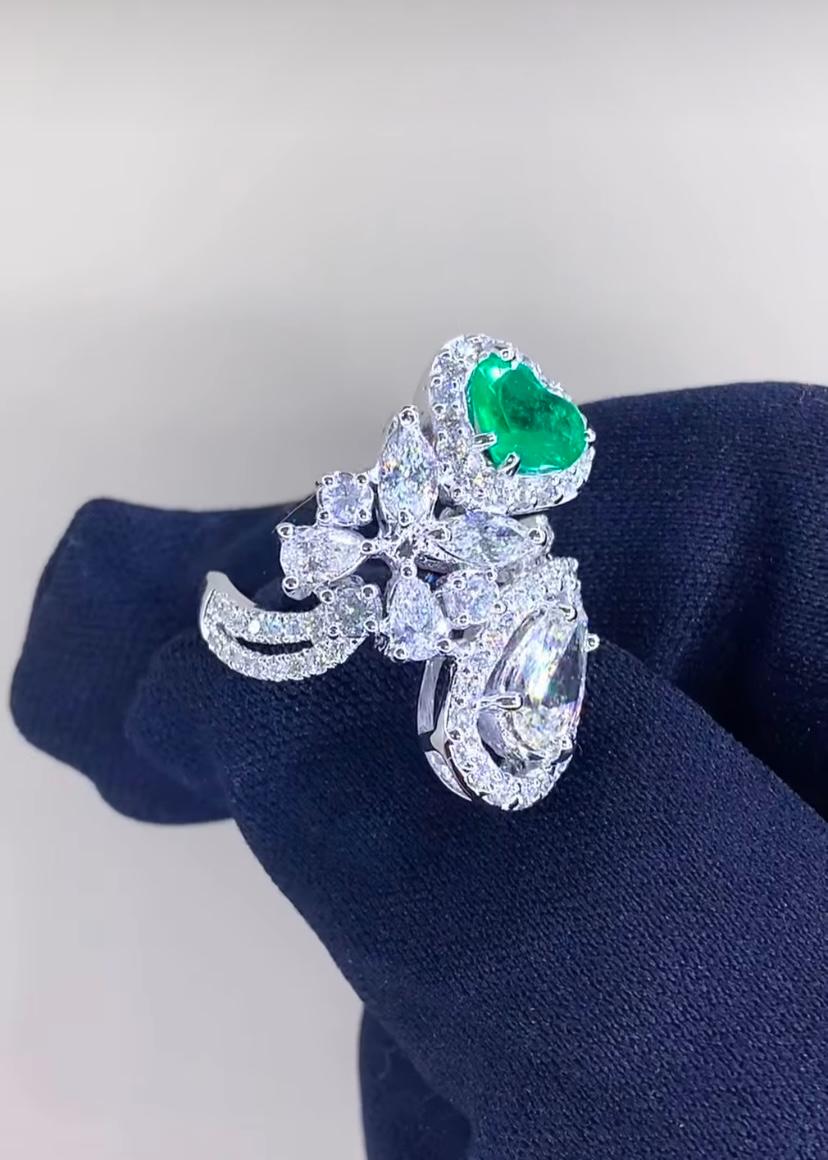 Mixed Cut GIA-AIG Certified 3.00 Ct Diamonds 1.15 Ct Colombian Emerald 18K Gold Ring For Sale