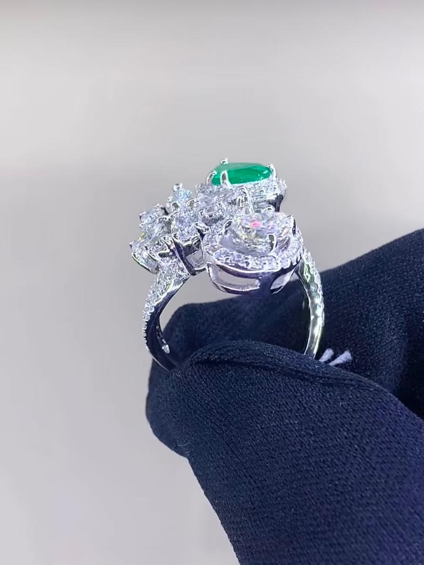 GIA-AIG Certified 3.00 Ct Diamonds 1.15 Ct Colombian Emerald 18K Gold Ring For Sale 1