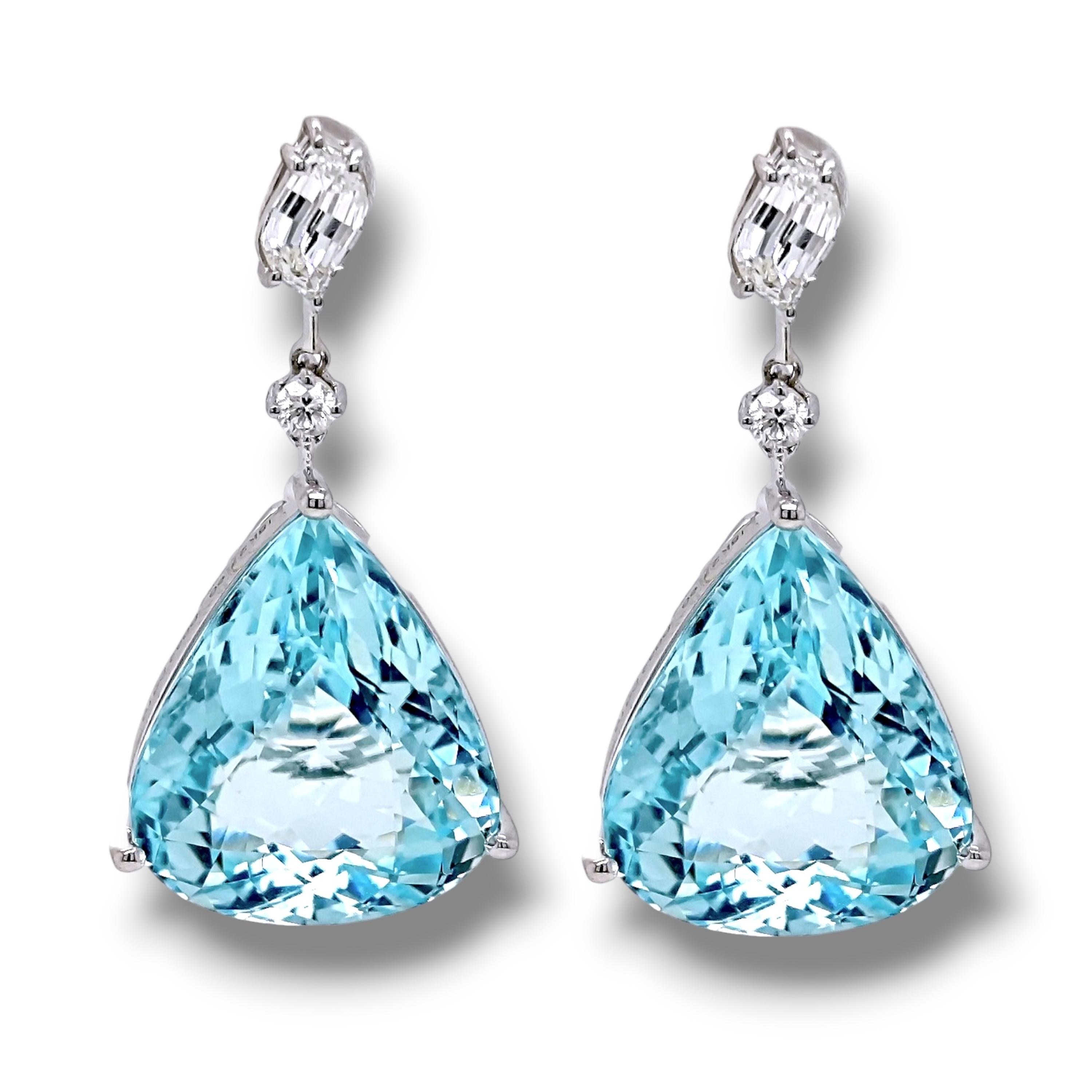 Taglio misto Orecchini in oro bianco con diamanti Paraiba Fancy certificati GIA e AIGS da 28,82 carati in vendita