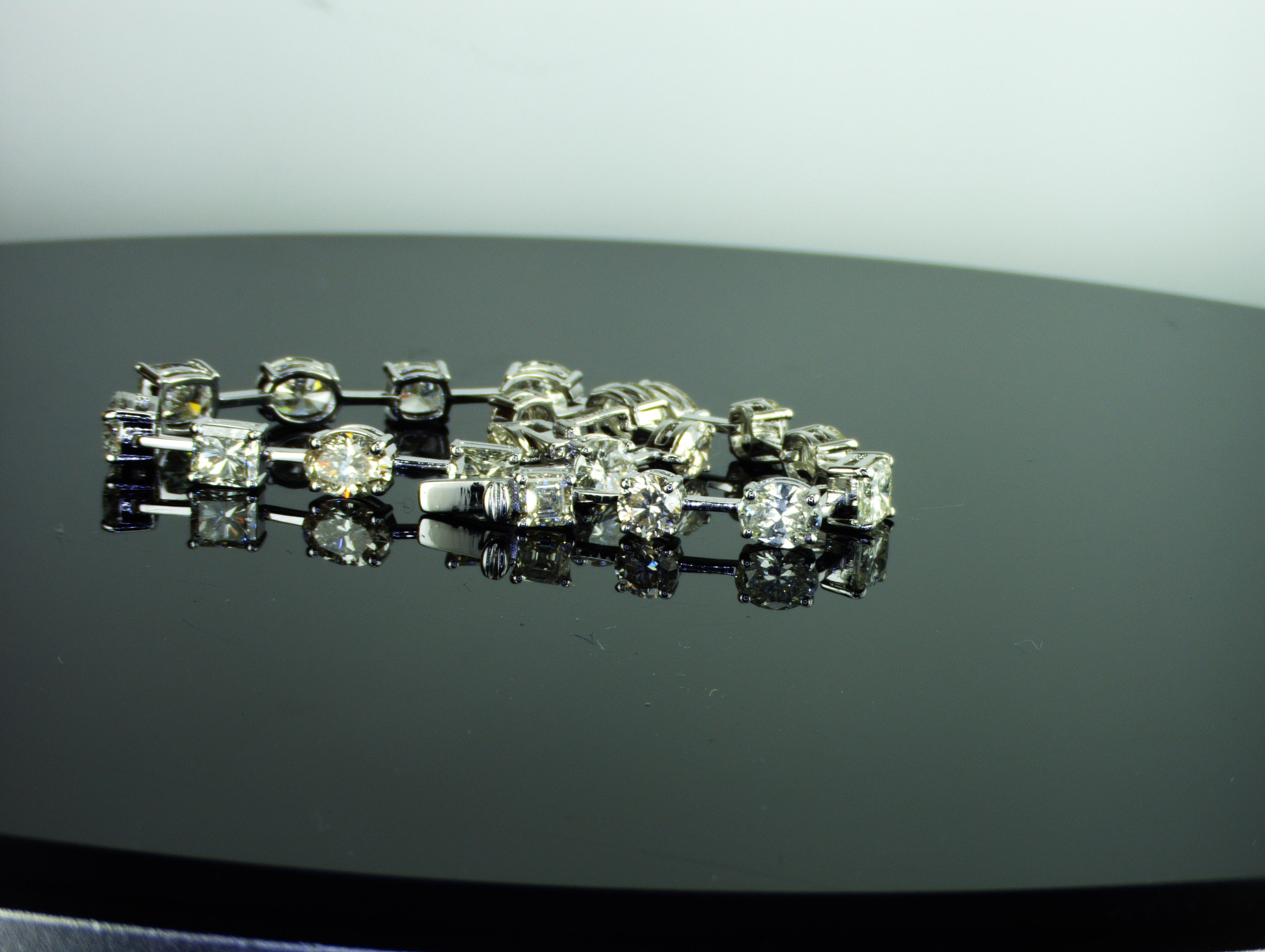 Modern GIA and HRDAntwerp Certified 8.00 Carat Multi Shape Natural Diamonds Bracelet For Sale