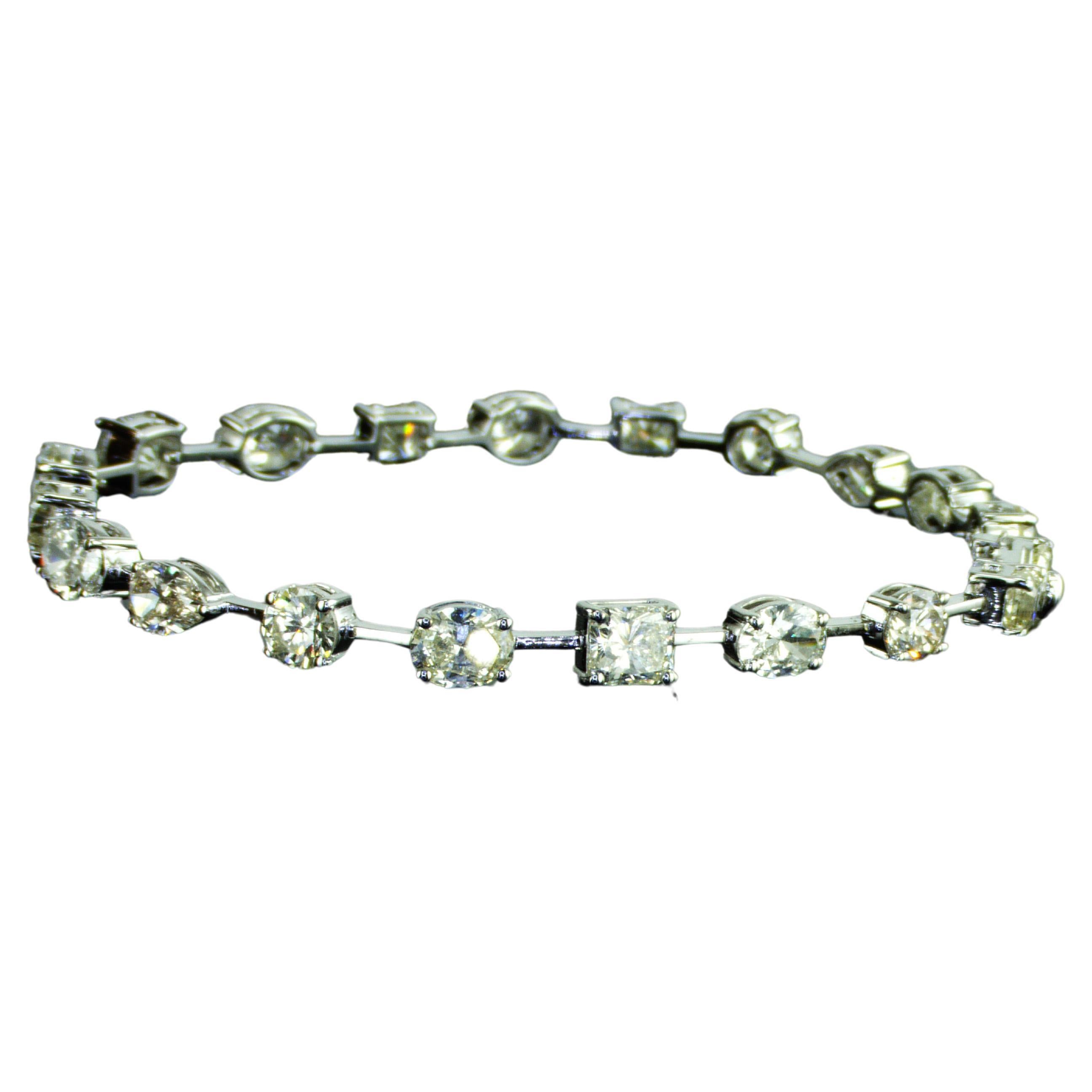 GIA and HRDAntwerp Certified 8.00 Carat Multi Shape Natural Diamonds Bracelet For Sale