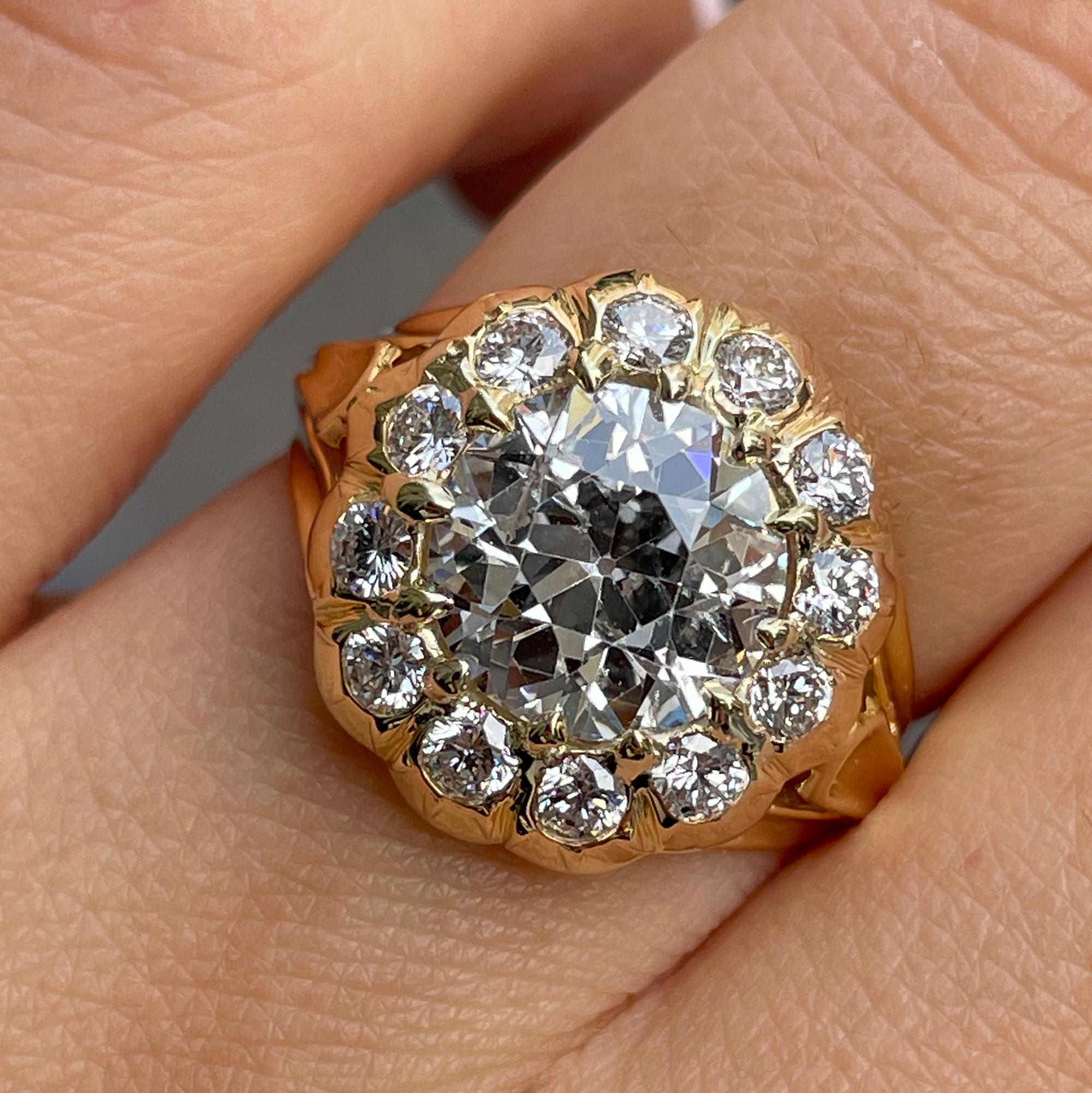 GIA Antique 3.27CT Victorian Vintage Cocktail Cluster Wedding Engagement Ring In Good Condition In New York, NY