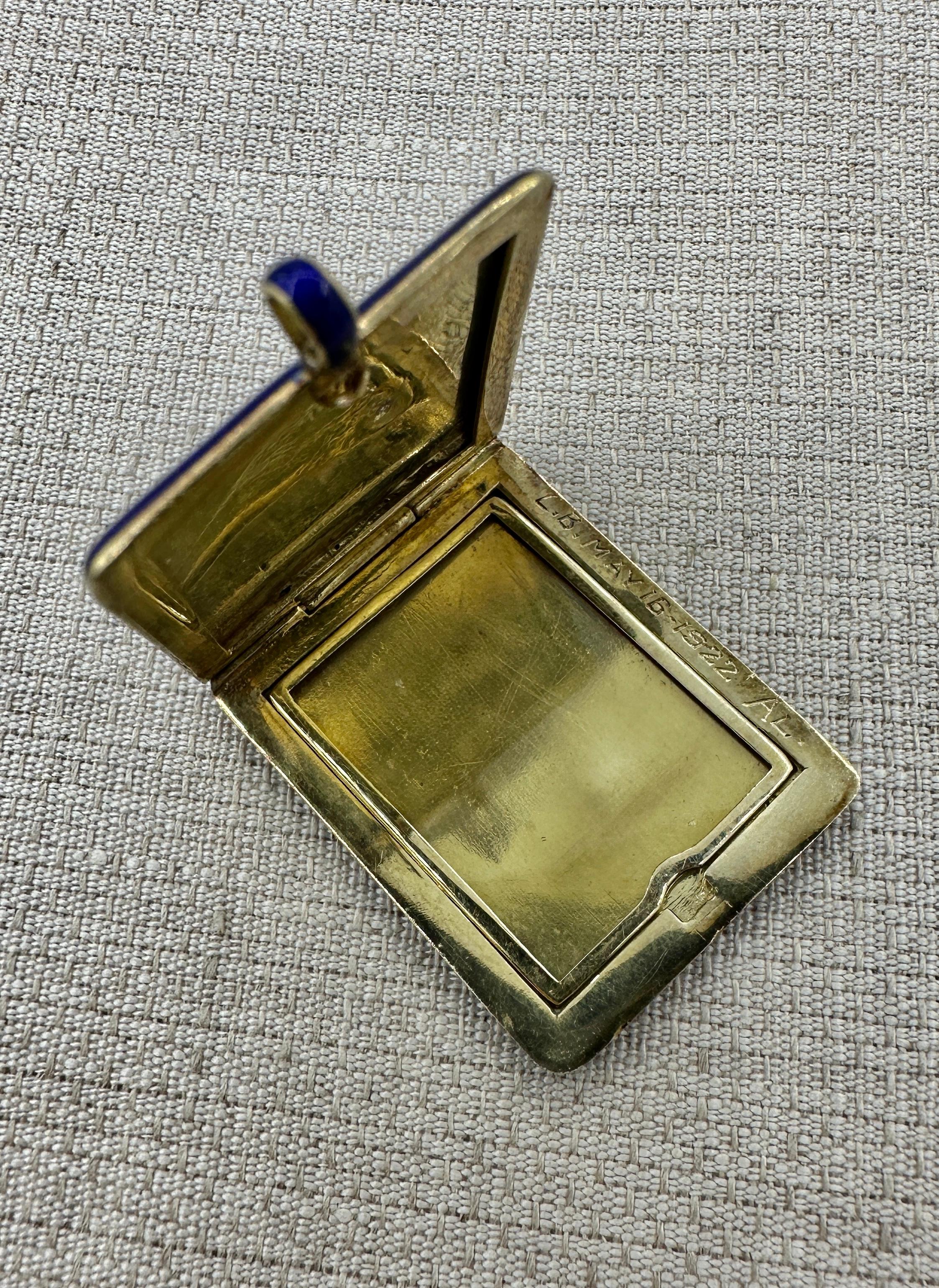 GIA Art Deco Diamond Platinum Enamel Locket Pendant Blue Guilloche 14 Karat Gold For Sale 1