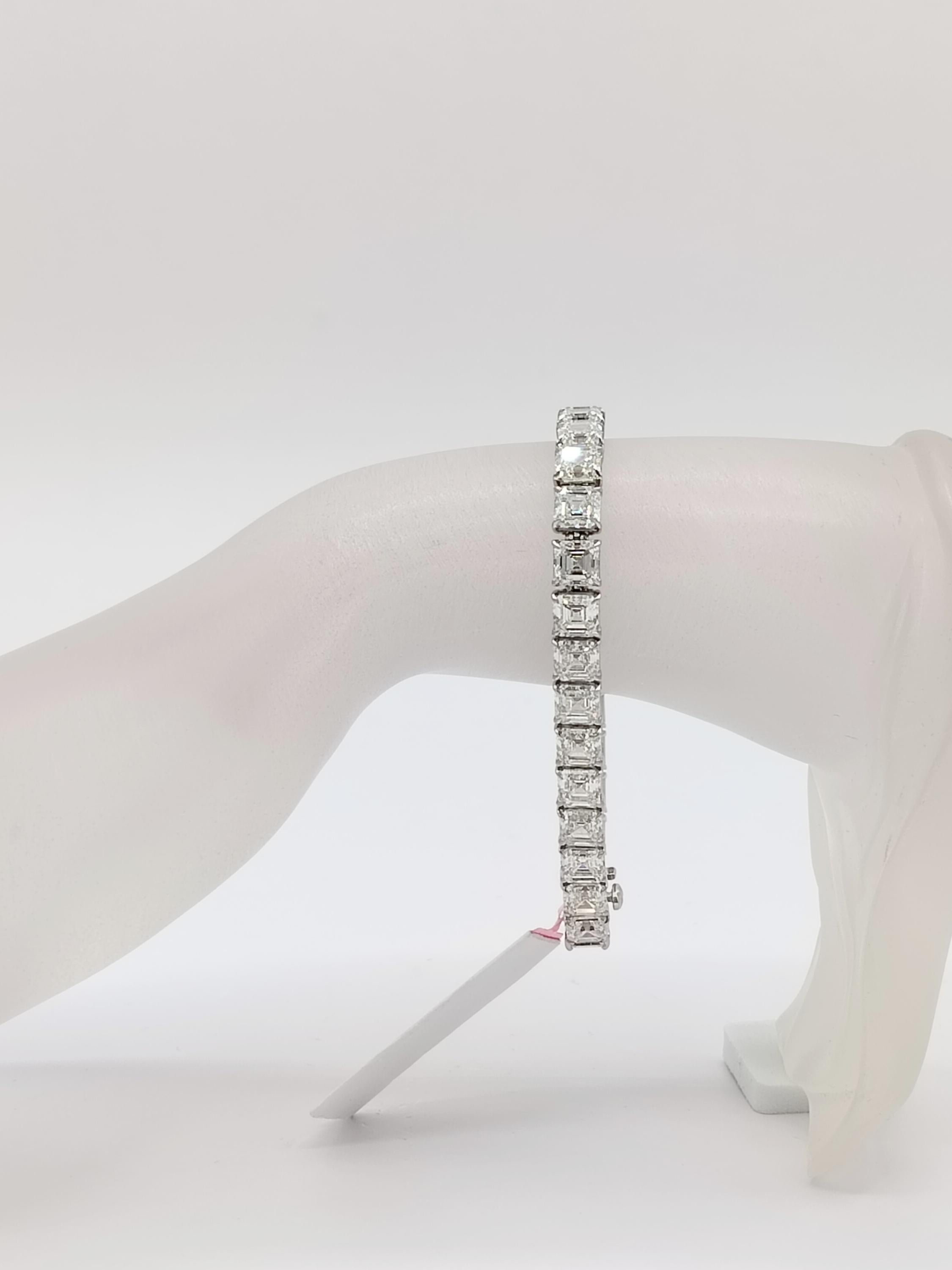 Taille Asscher Bracelet tennis en or blanc 18 carats avec diamants taille Asscher de 31,10 carats certifiés GIA en vente