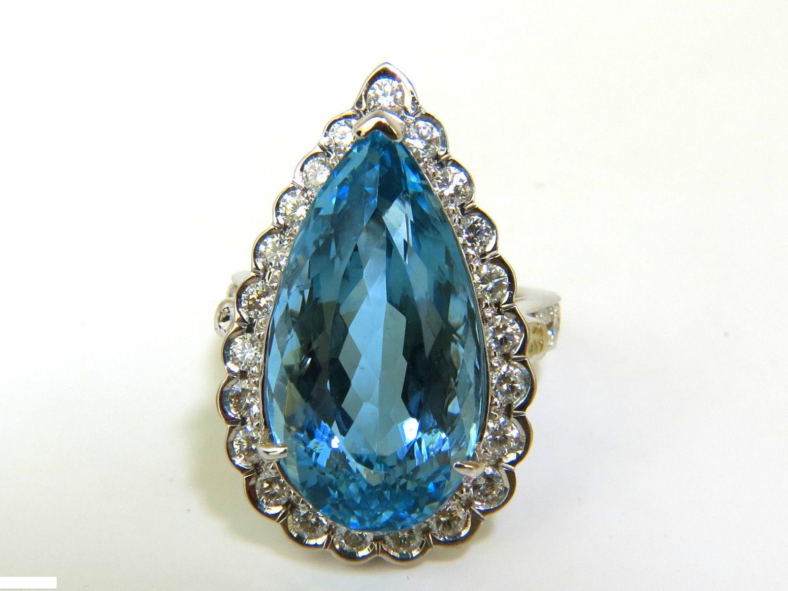GIA Blue 18 Karat 17.78 Carat Natural Brilliant Gem Aquamarine Diamond Ring VS In New Condition In New York, NY