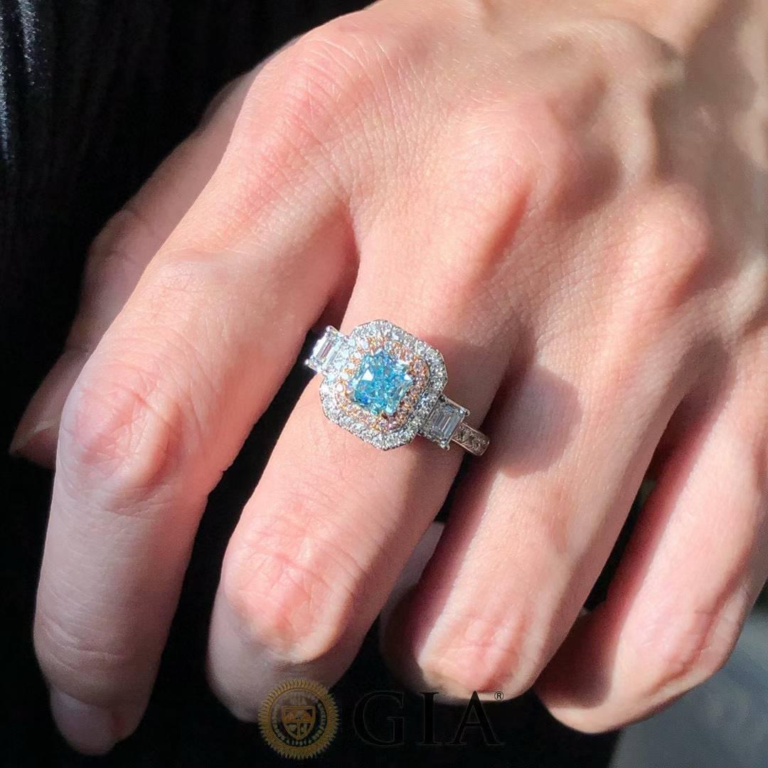 Anillo de diamantes azules GIA - Joyas Eze Contemporáneo en venta