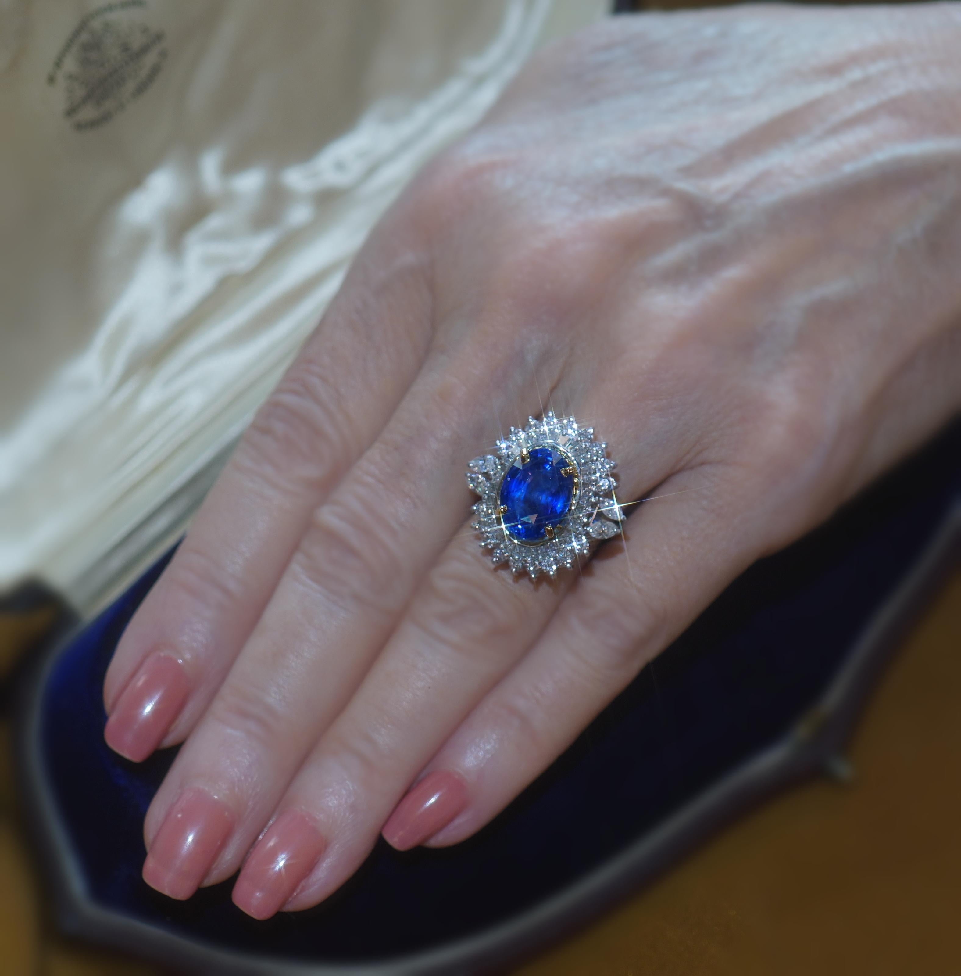 Old South Jewels proudly presents...VINTAGE LUXURY.   GIA CERTIFIED HUGE 11.38 CARAT UNHEATED SAPPHIRE DIAMOND ANTIQUE 14K RING & BOX!   BIG 8.35 CARAT BRILLIANT ROYAL BLUE GIA CERTIFIED RARE NO HEAT NATURAL SAPPHIRE.   This Gorgeous Sapphire Is