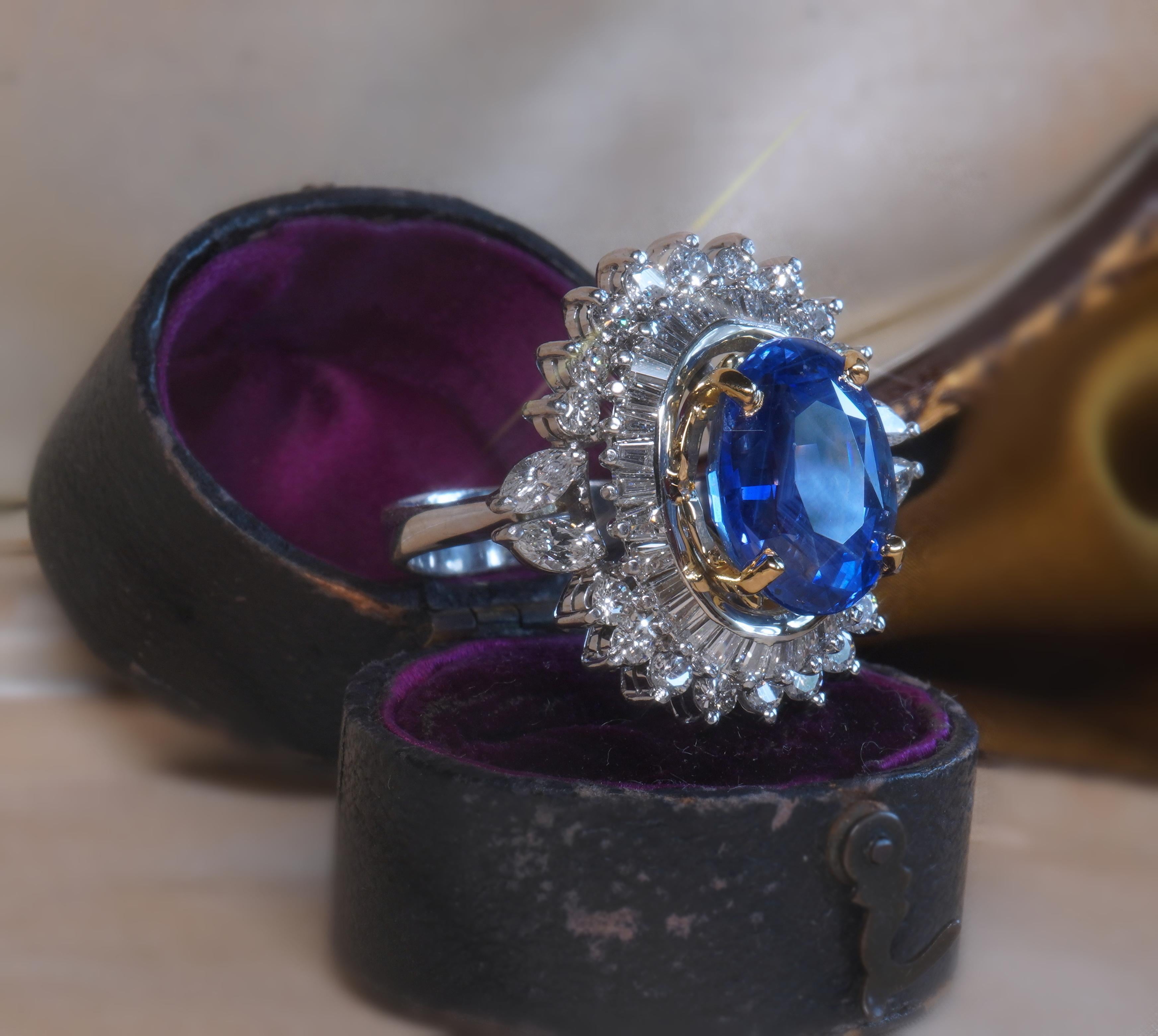 GIA Blue Sapphire No Heat 14K Gold Diamond Ring Sri Lanka VS Huge Fine 11.38 CTS In Excellent Condition For Sale In Sylvania, GA