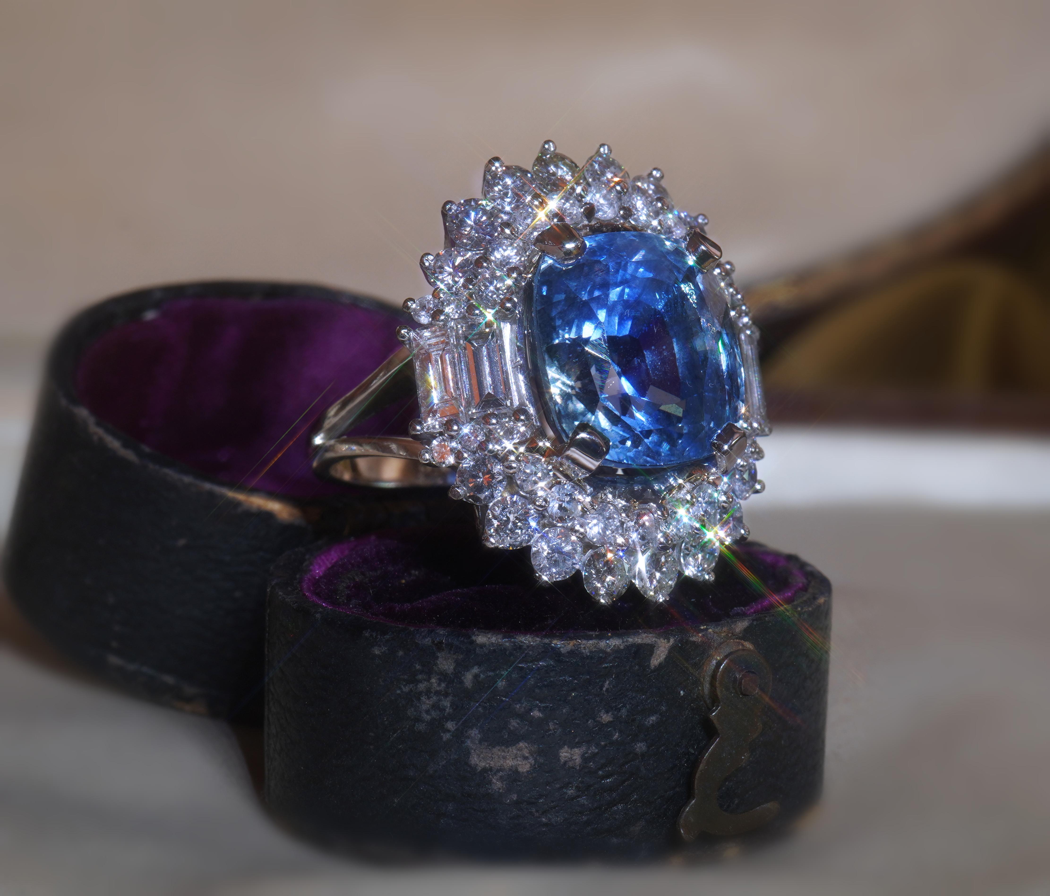 GIA Blue Sapphire No Heat 18K Diamond Ring Vintage Srilanka VS Fine 18.38 Carats For Sale 2