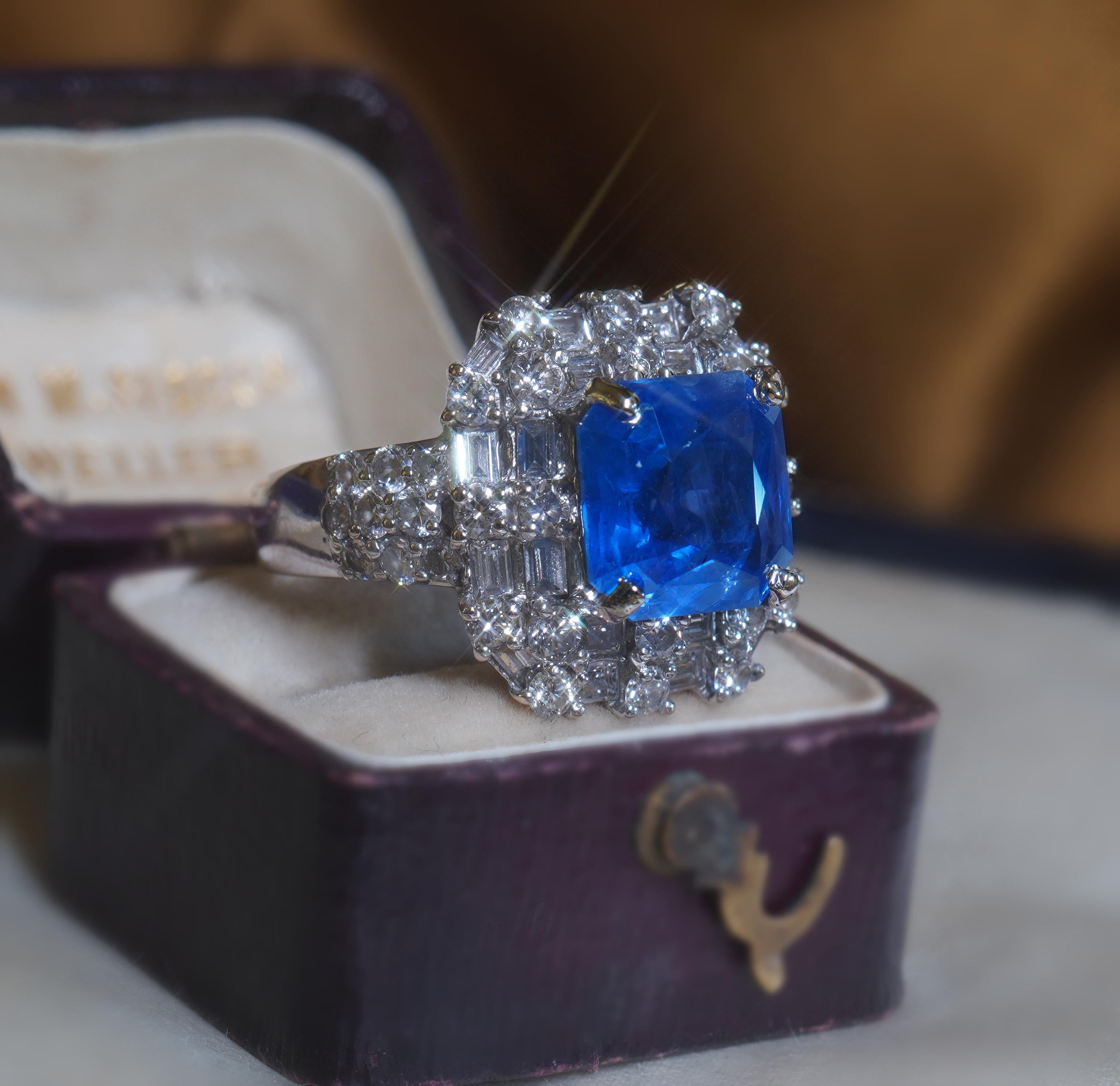 Bague vintage VS fine 9,34 carats avec saphir bleu du Sri Lanka non chauffé et diamant 18 carats certifié GIA en vente 1