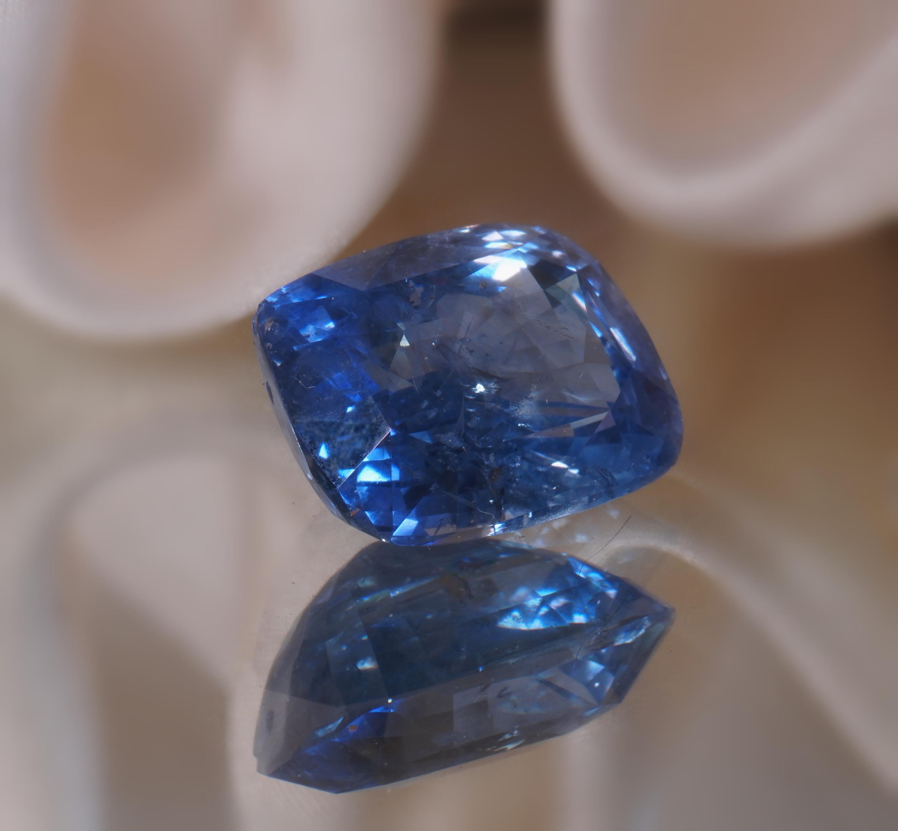 GIA Blue Sapphire Unheated Sri Lanka Vintage Certified Loose Emerald 13.31 Cts In Excellent Condition In Sylvania, GA