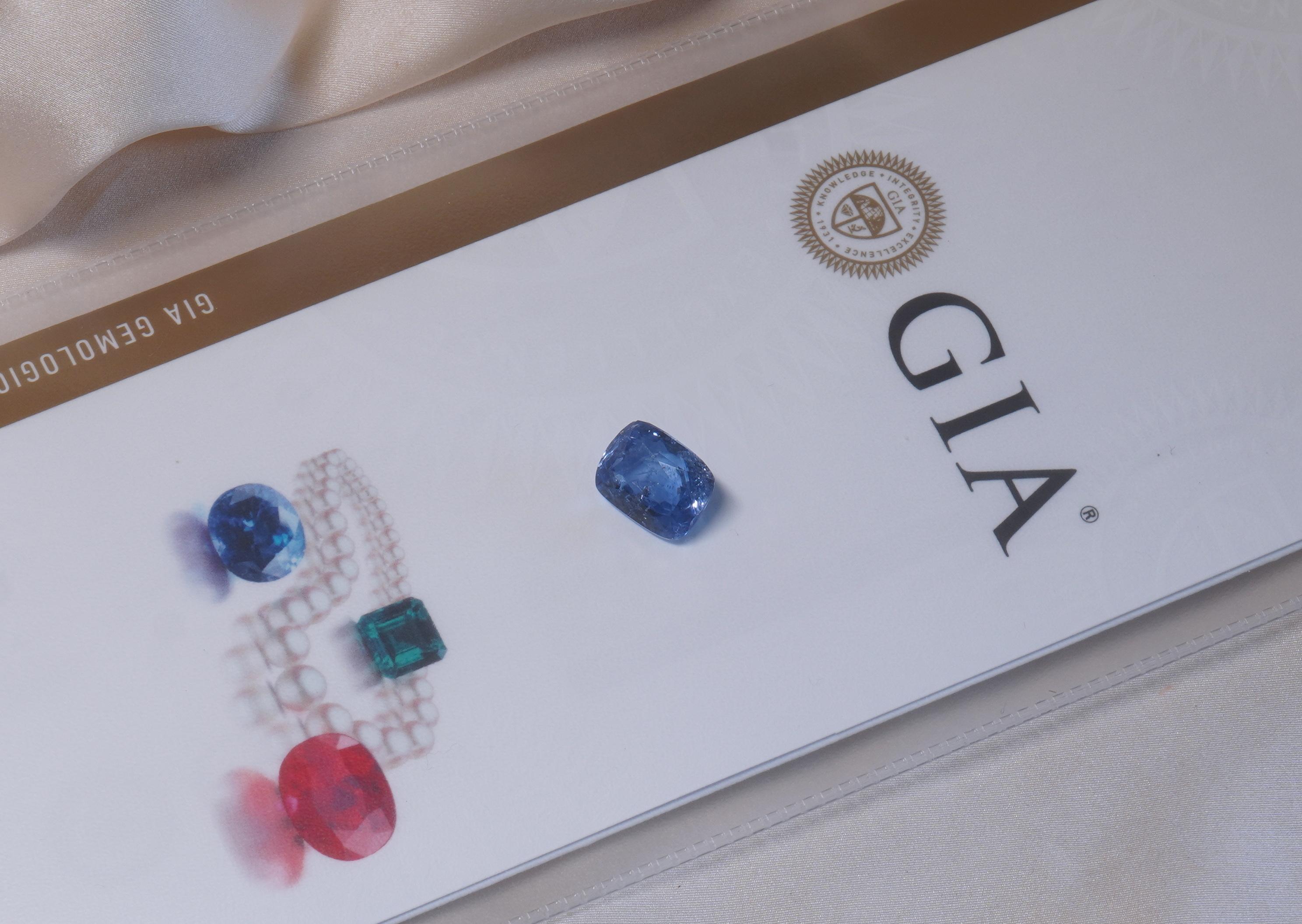 GIA Blue Sapphire Unheated Sri Lanka Vintage Certified Loose Emerald 13.31 Cts 2