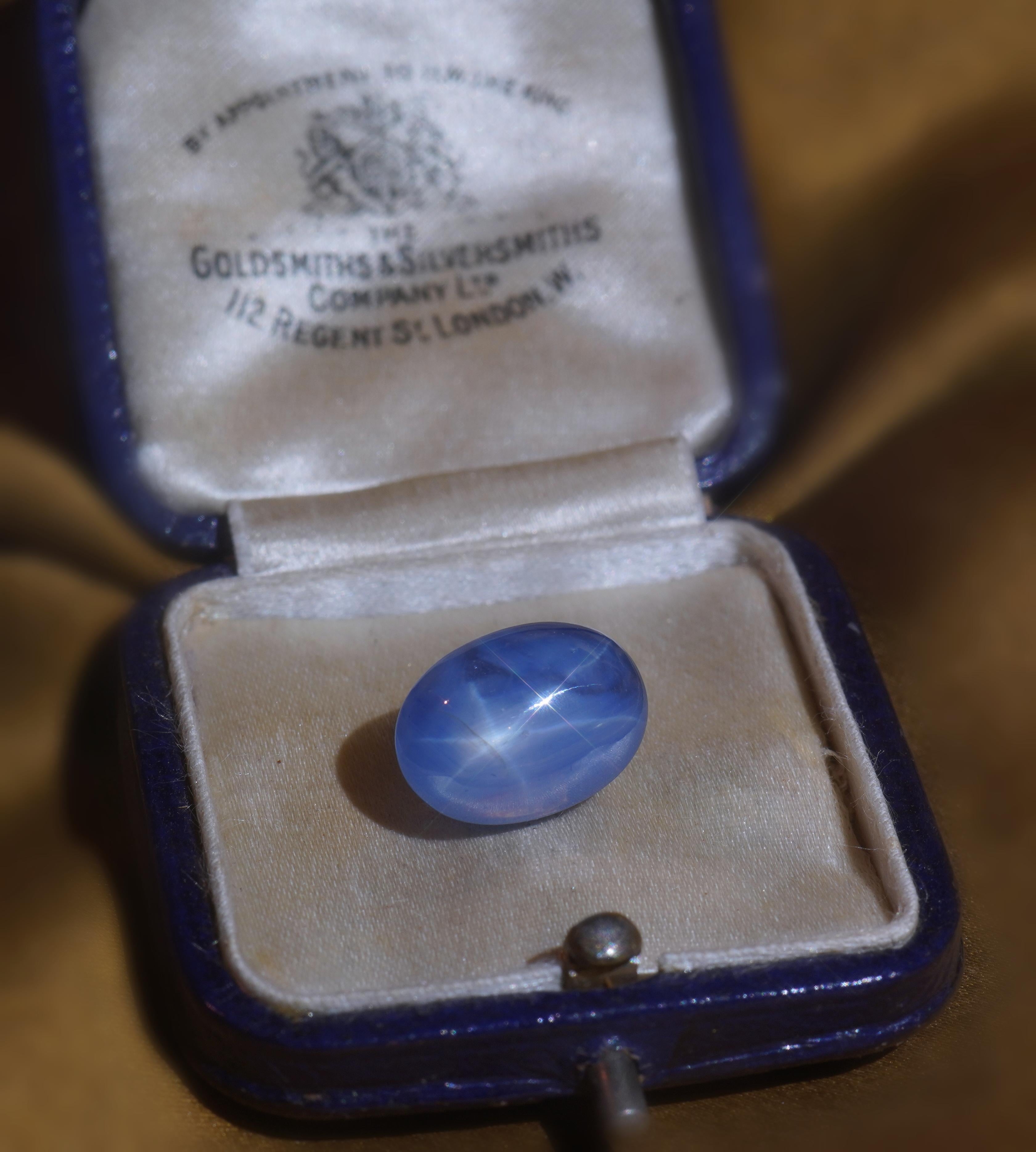 Cabochon GIA Blue Star Sapphire No Heat Sri Lanka Certified Natural Vintage 10.69 Carats