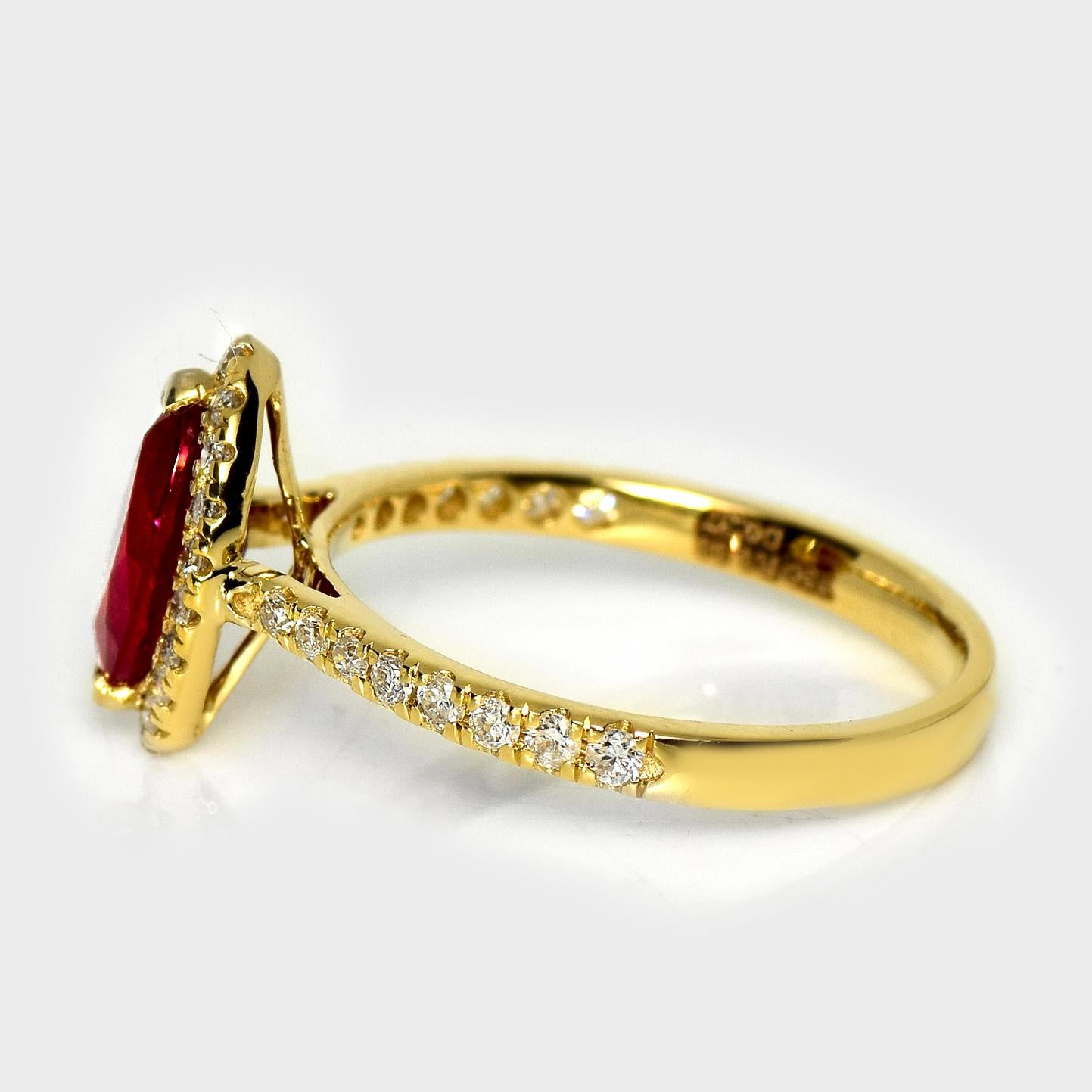 GIA Bague de fiançailles en or jaune 18 carats rubis sang de pigeon 1,11 ct en vente 1