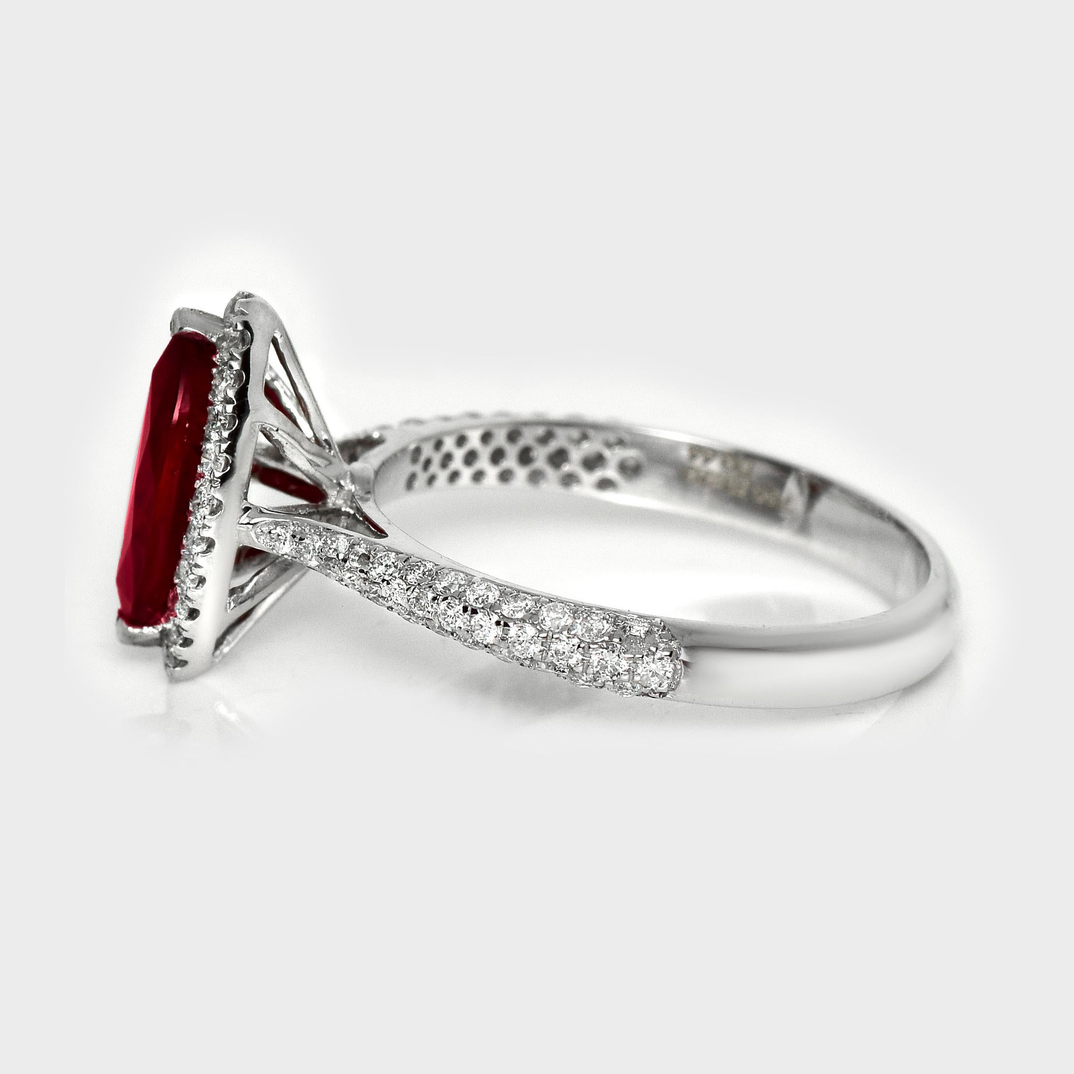 GIA Birmania 1,31 carati in oro bianco 18 carati Anello di fidanzamento con rubini di sangue di piccione in vendita 1