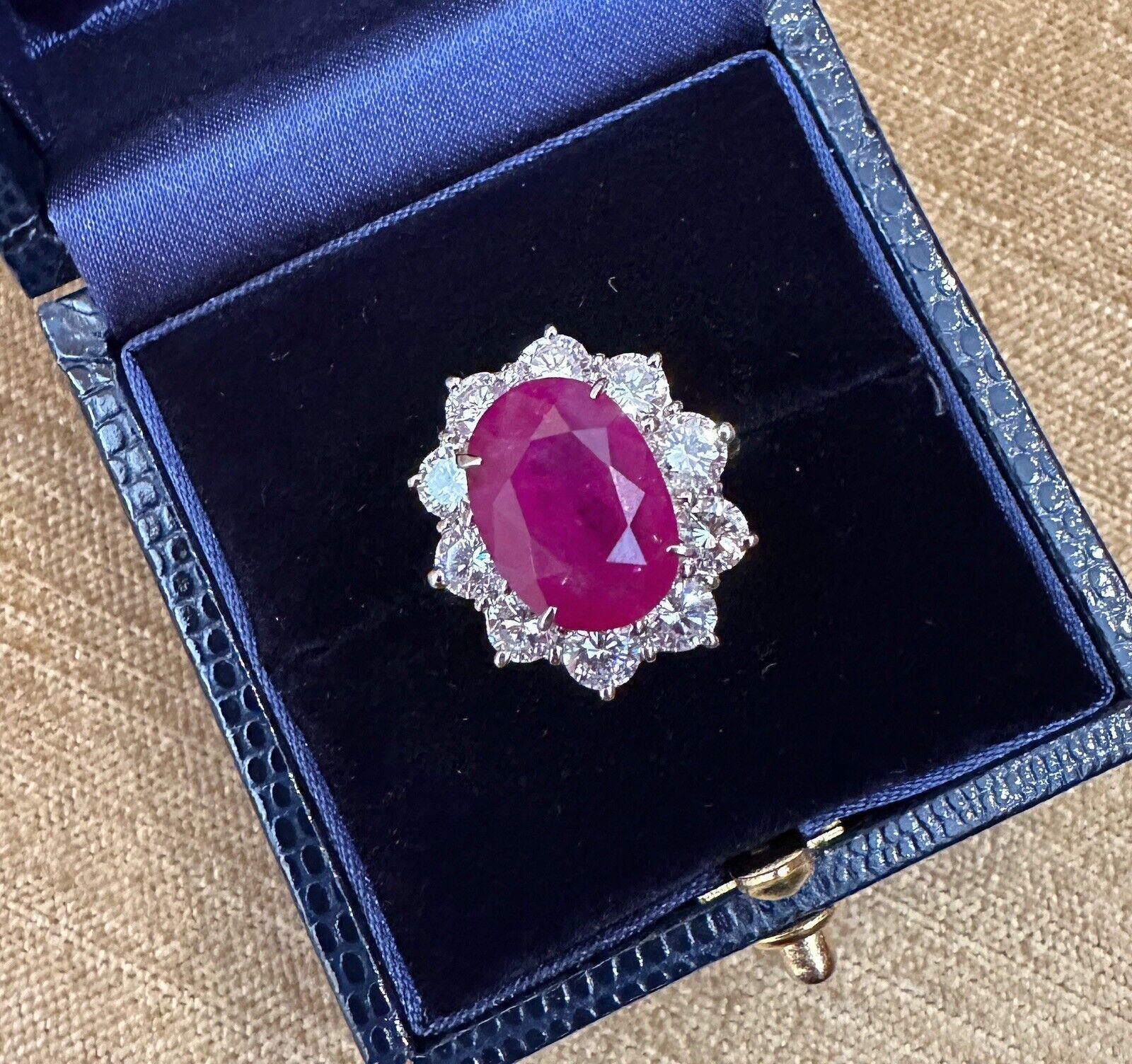 GIA Bague en platine au rubis chauffé de Birmanie, ovale de 7,71 carats, serti de diamants en vente 2