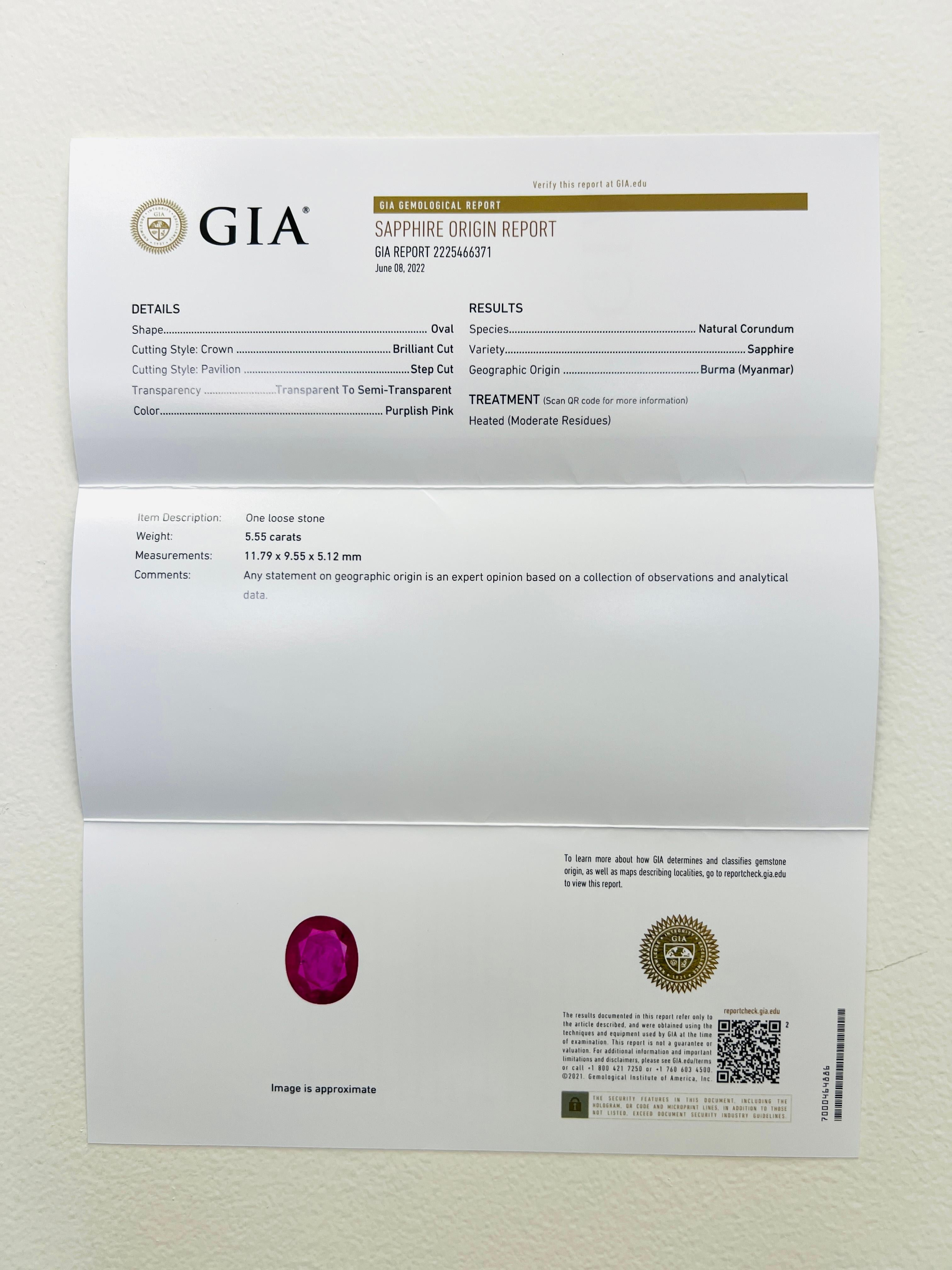 GIA Anillo de zafiro ovalado rosa púrpura de Birmania en oro amarillo de 18 quilates y rodio negro en venta 5