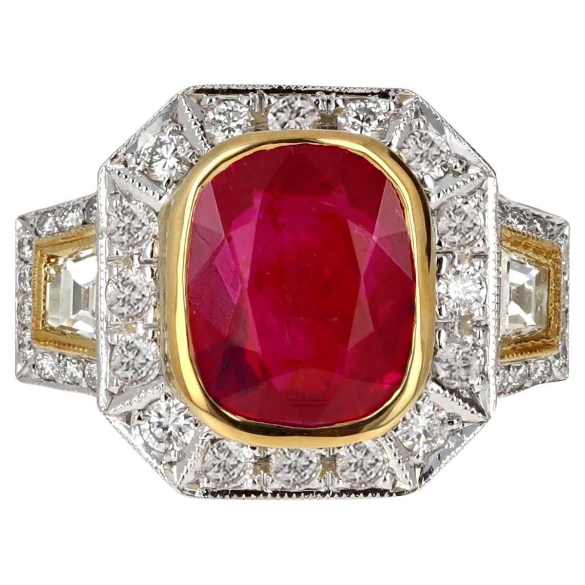 GIA Bague cocktail à trois pierres en rubis et diamants de Birmanie