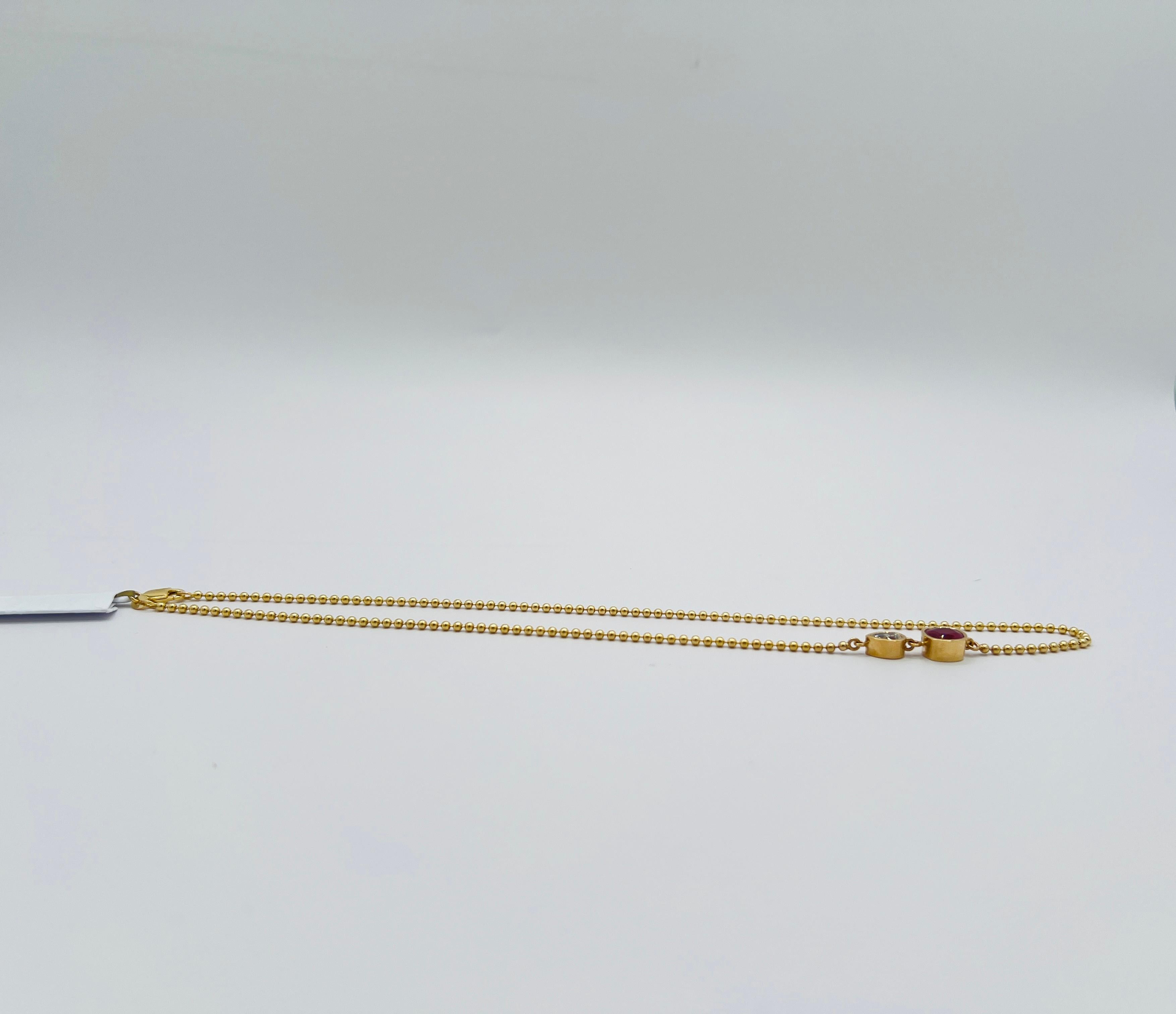 Collier poire en or jaune 14K avec coussin de rubis de Birmanie GIA et diamant blanc en vente 1