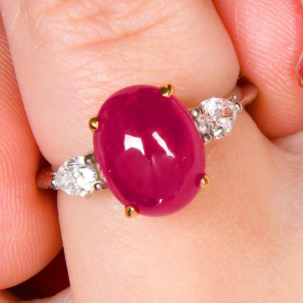 GIA Cabochon Rubin & Diamant Dreisteiniger Platinring im Angebot 7