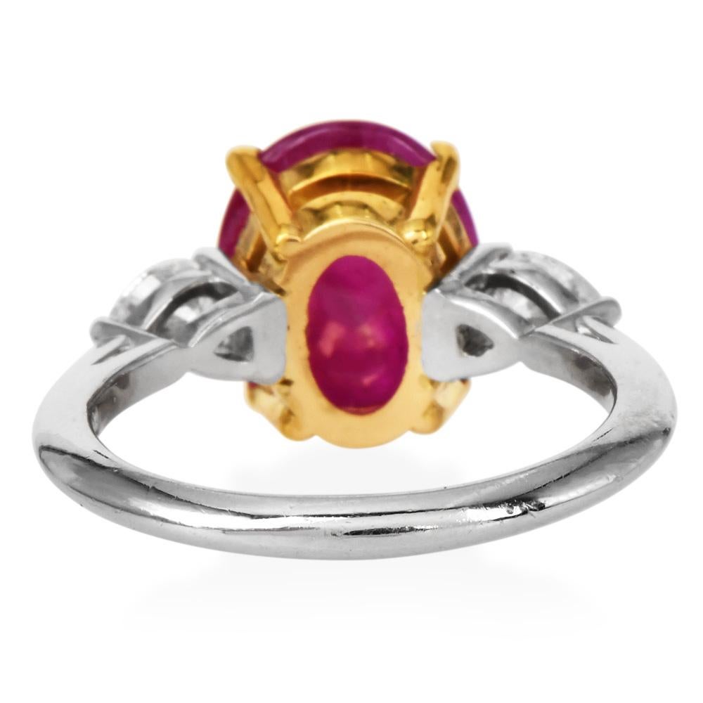 GIA Cabochon Rubin & Diamant Dreisteiniger Platinring im Angebot 3