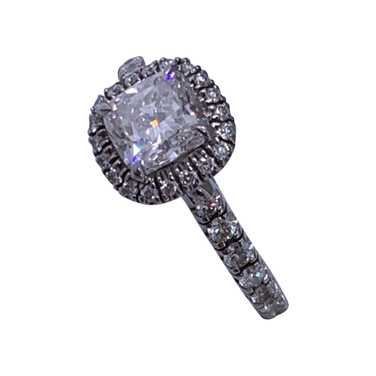 GIA Cartier Destinee Verlobungsring mit Diamant im Kissenschliff und Halo-Fassung, Platin 950, Größe 52 im Angebot