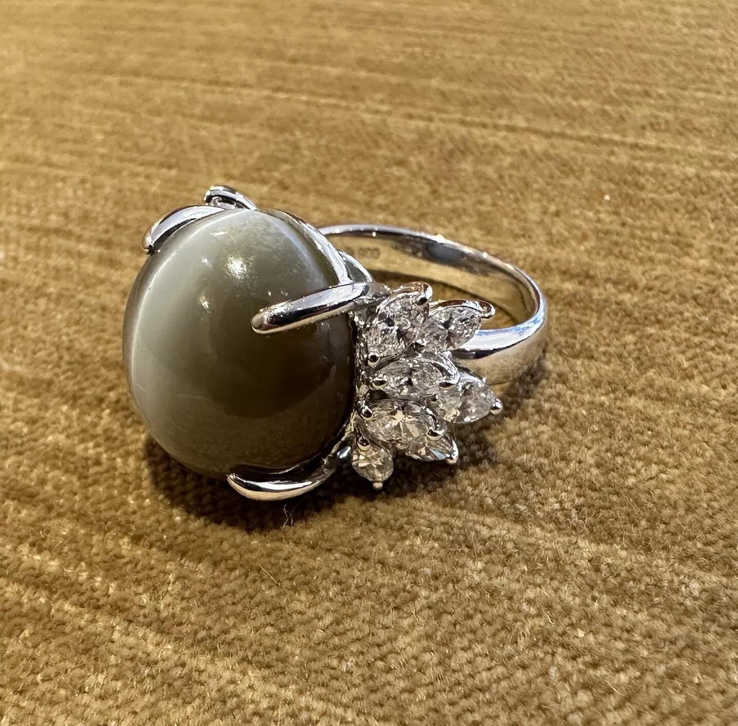 Cabochon GIA Cat's Eye Chrysoberyl 31.15 carat and Diamond Ring in Platinum For Sale