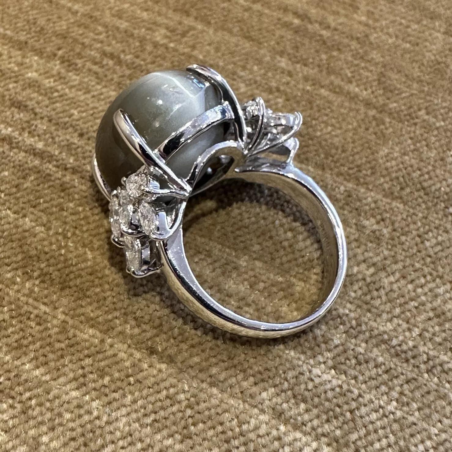 GIA Cat's Eye Chrysoberyl 31.15 carat and Diamond Ring in Platinum For Sale 1