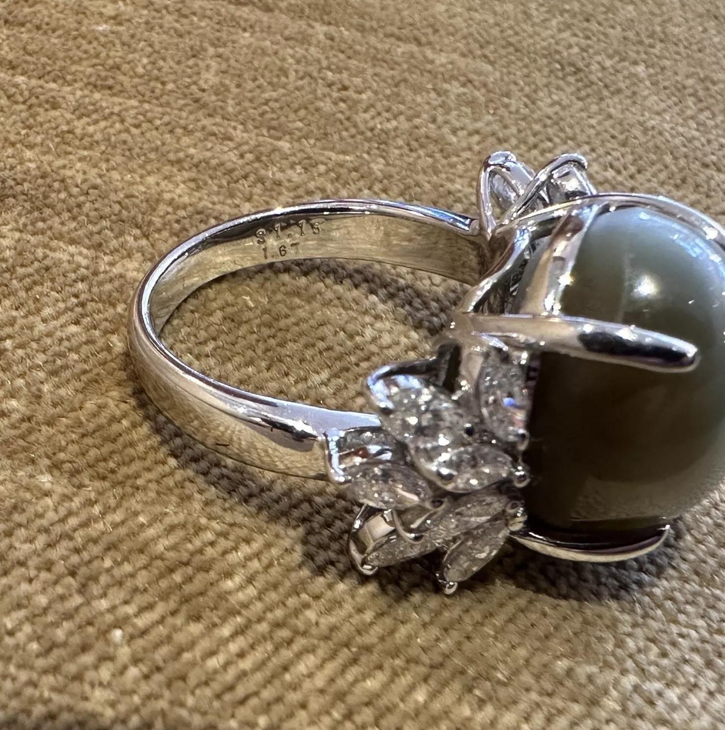 GIA Cat's Eye Chrysoberyl 31.15 carat and Diamond Ring in Platinum For Sale 3