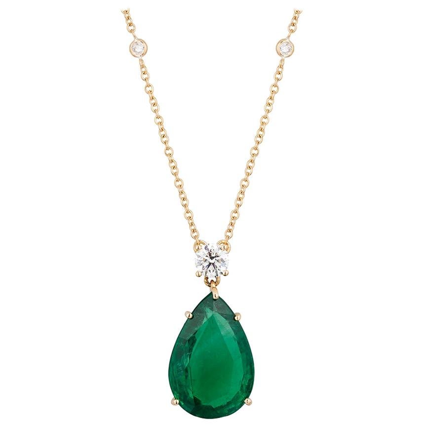 GIA CDC Certified 16.10 Carat Emerald Diamond 18 Karat Yellow Gold Pendant For Sale