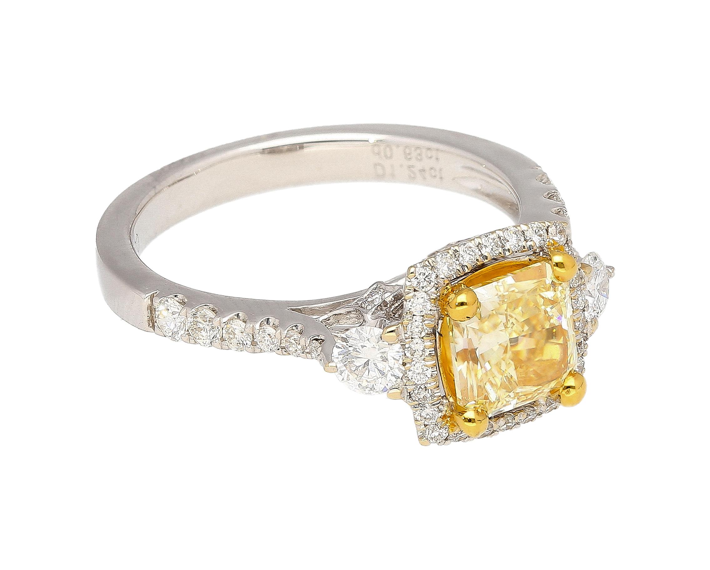 Taille radiant Bague en or blanc 18 carats avec diamant jaune taille radiant de 1,24 carat certifié GIA en vente