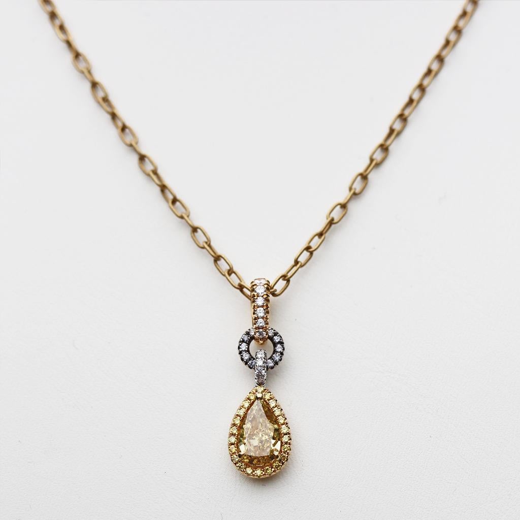 Contemporain GIA Cert 1.50 Ct Yellow Blue Diamond Pendant Charm Enhancer Bail, Matte Necklace en vente