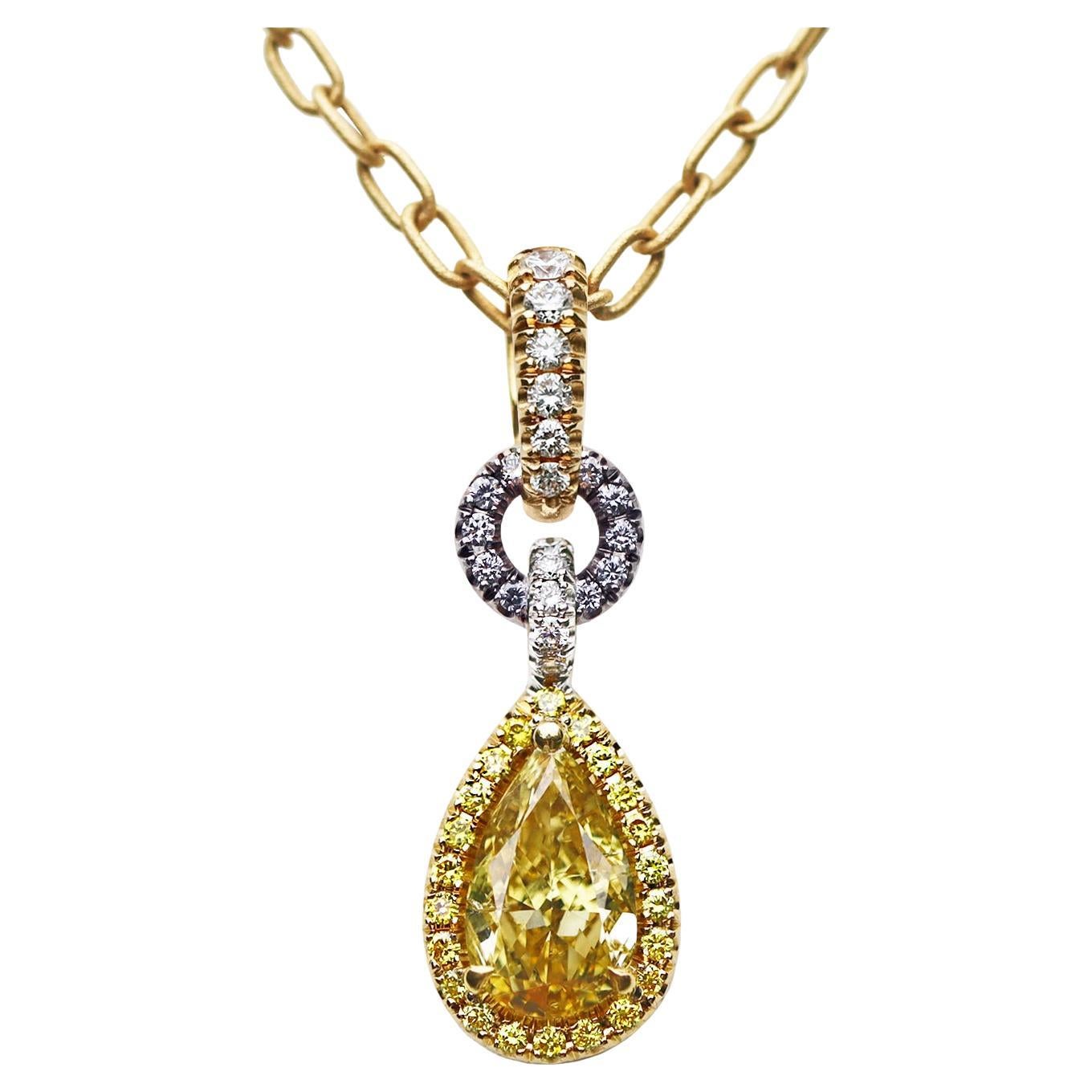 GIA Cert 1.50 Ct Yellow Blue Diamond Pendant Charm Enhancer Bail, Matte Necklace en vente