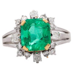 GIA Zertifikat. 2,59 Karat kolumbianischer Smaragd
Diamant Platin Gold Cocktail Ring