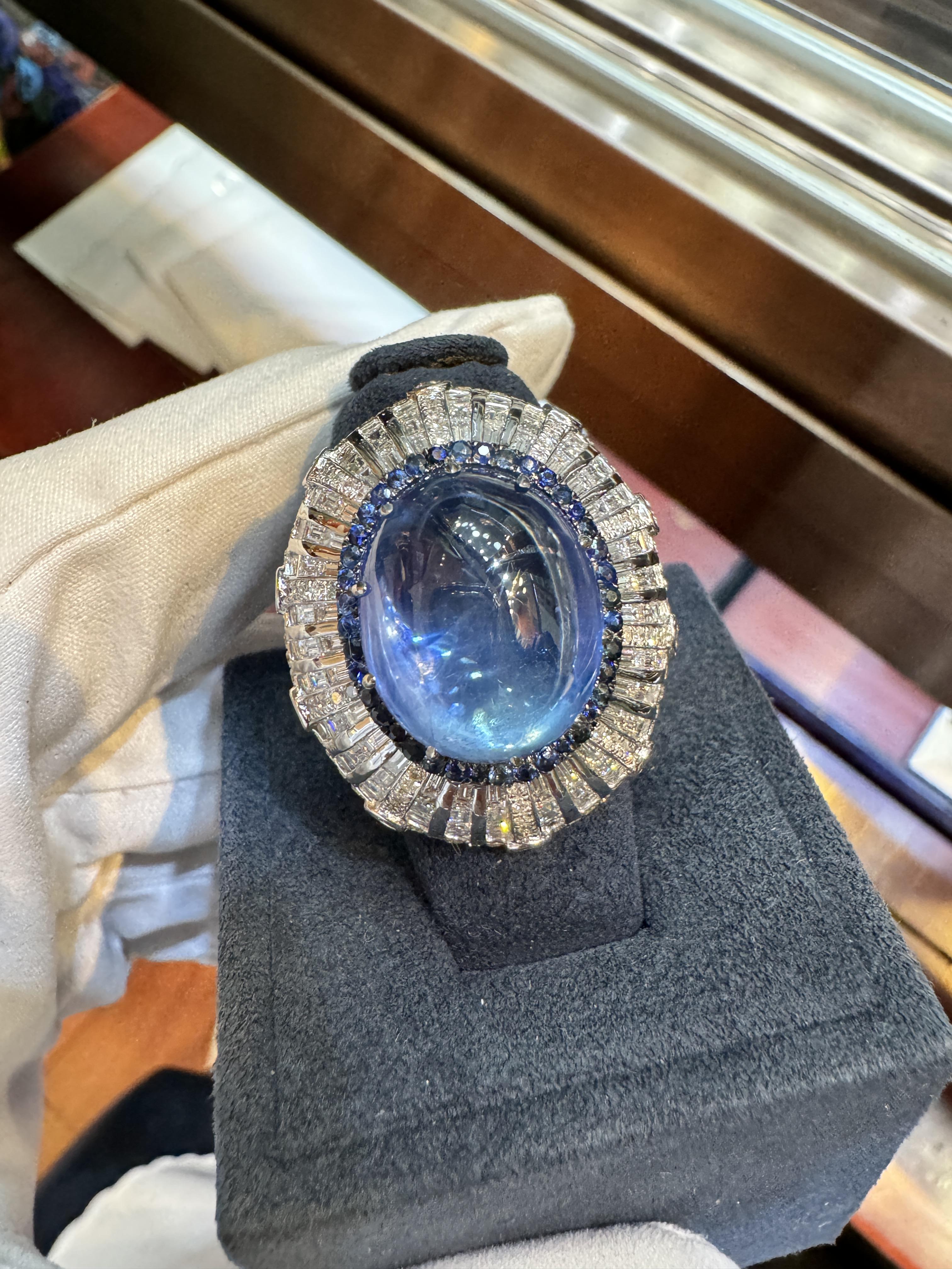 GIA Zertifikat. 26 Karat Saphir keine Hitze Cabochon & Diamant Art Deco Dome 18K Ring im Angebot 3