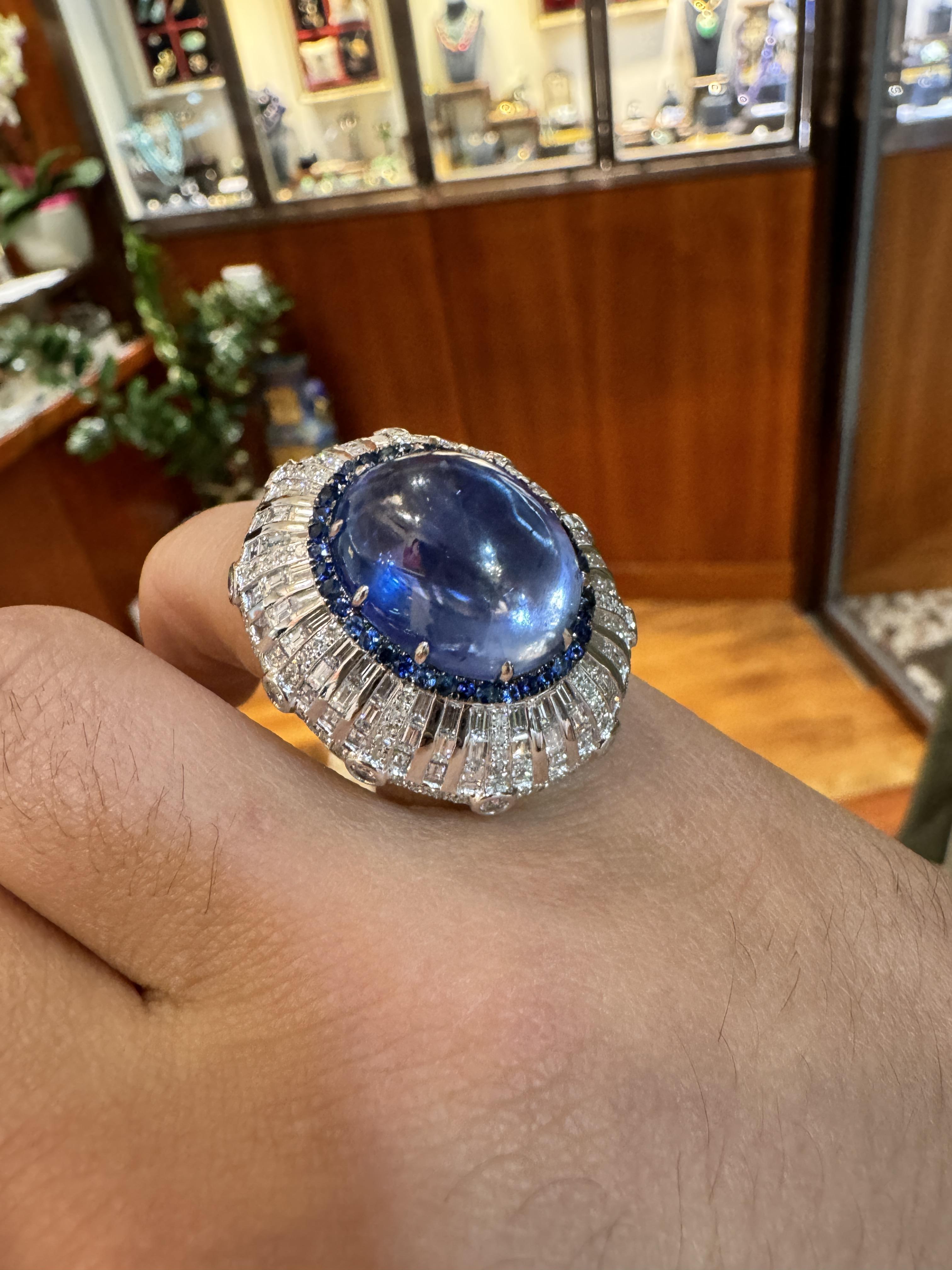 GIA Zertifikat. 26 Karat Saphir keine Hitze Cabochon & Diamant Art Deco Dome 18K Ring im Angebot 4